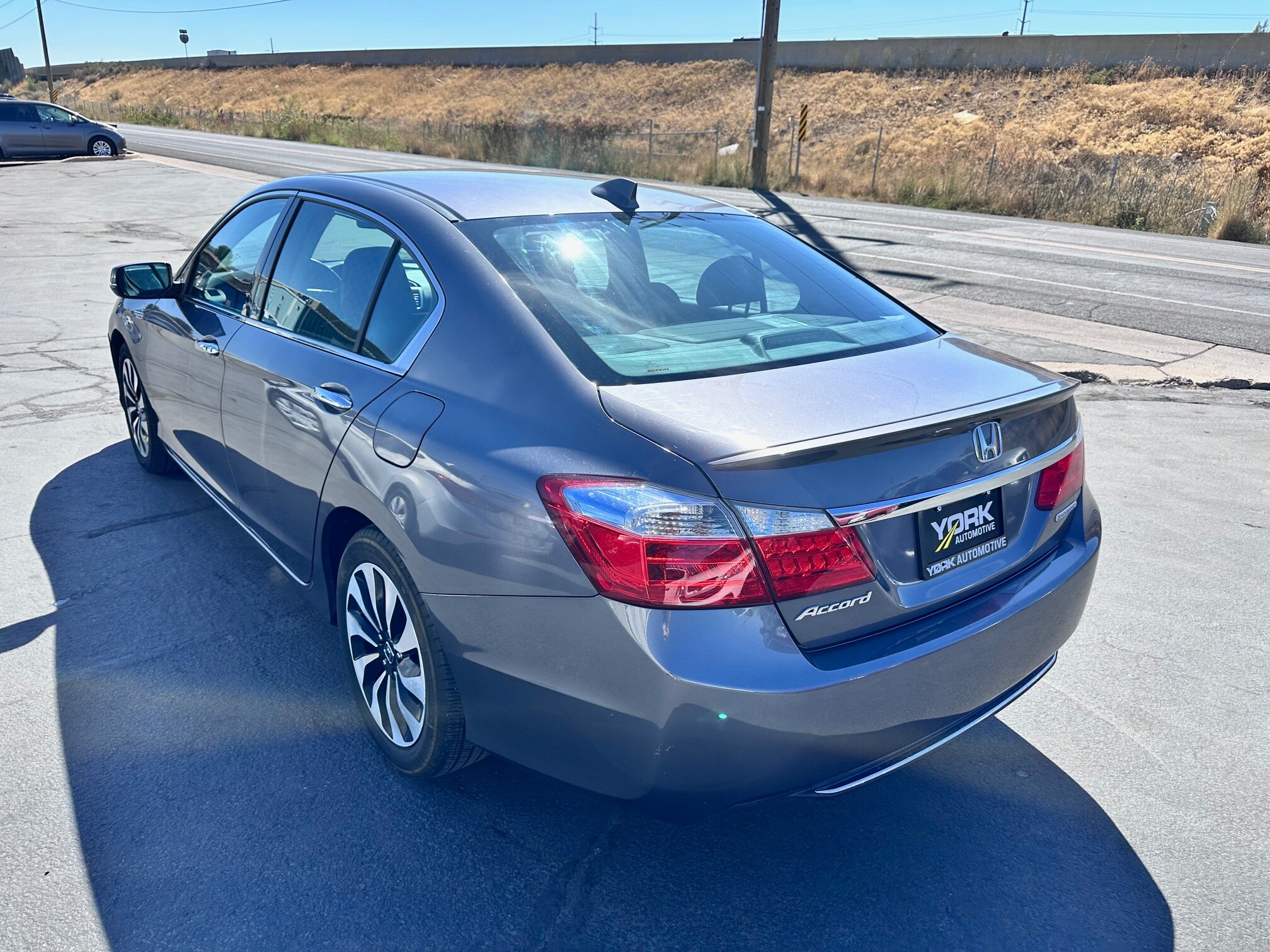 2015 Honda Accord Hybrid EX-L photo 4