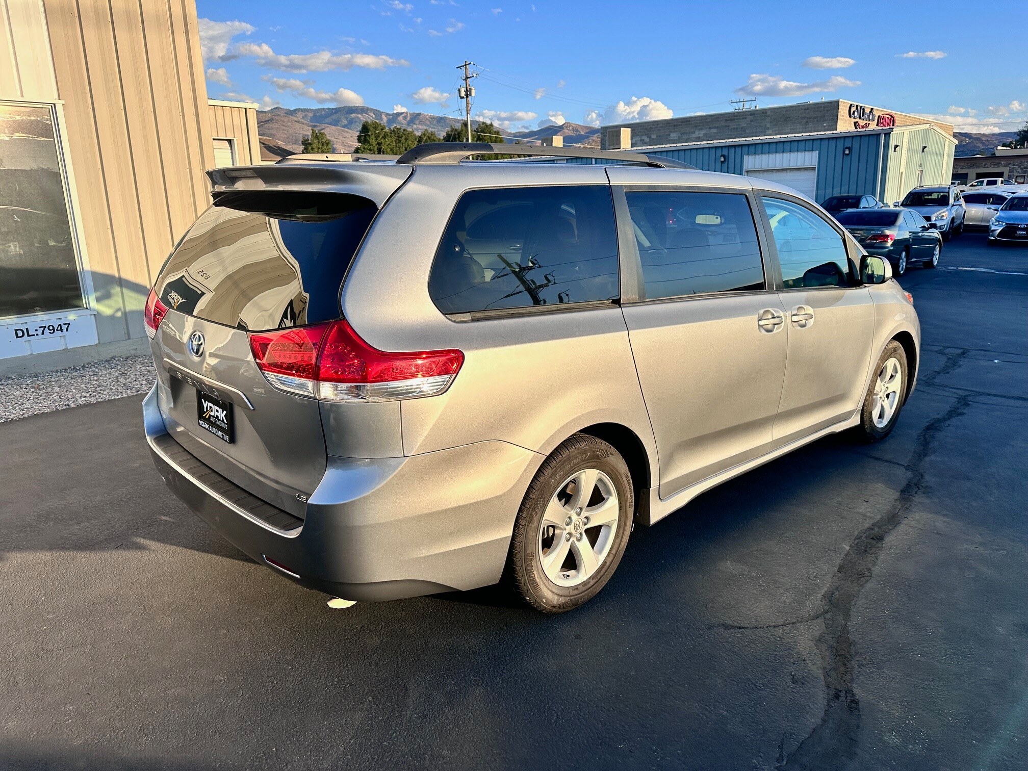 2013 Toyota Sienna LE photo 3