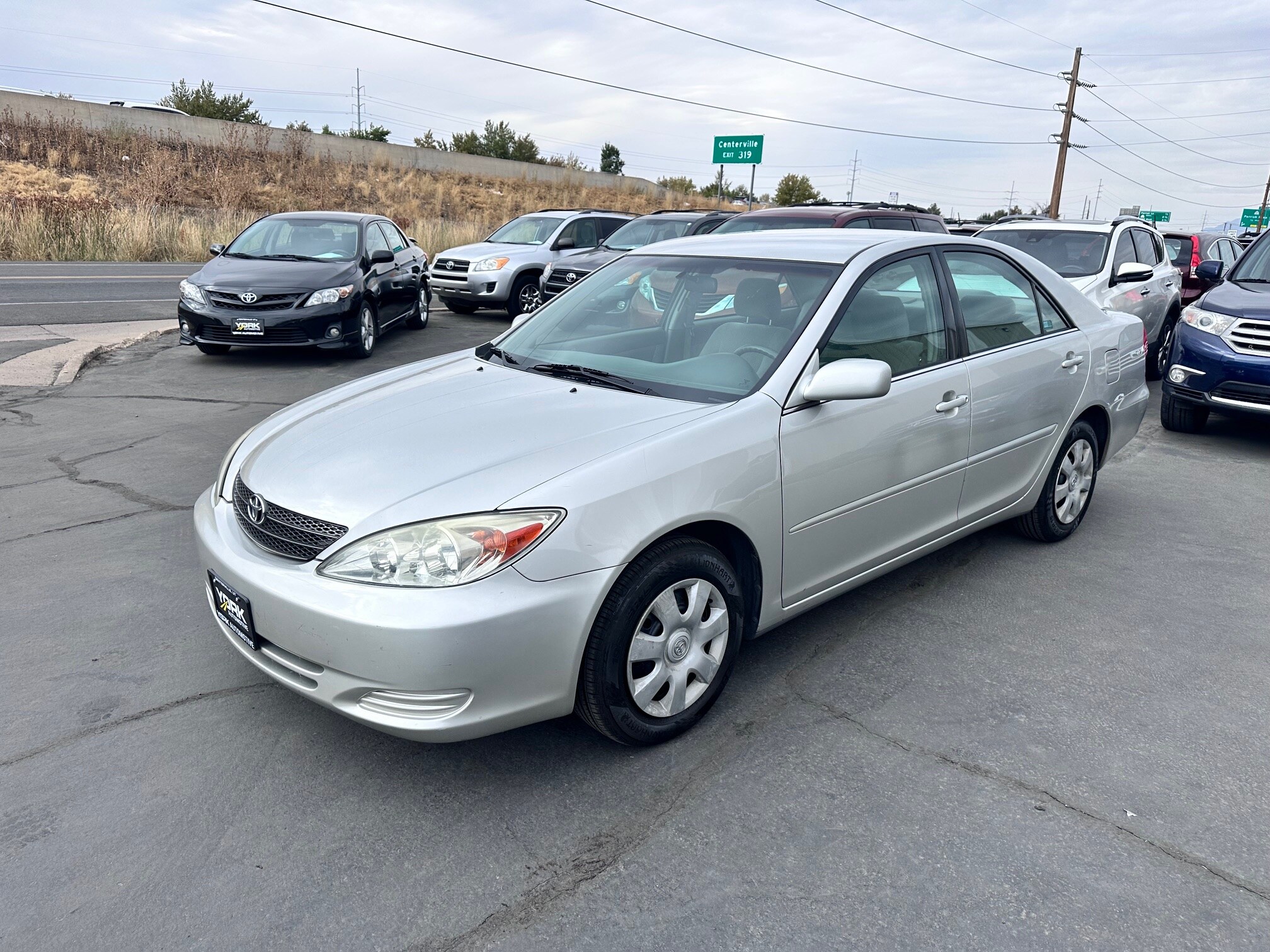 2004 Toyota Camry LE photo 2