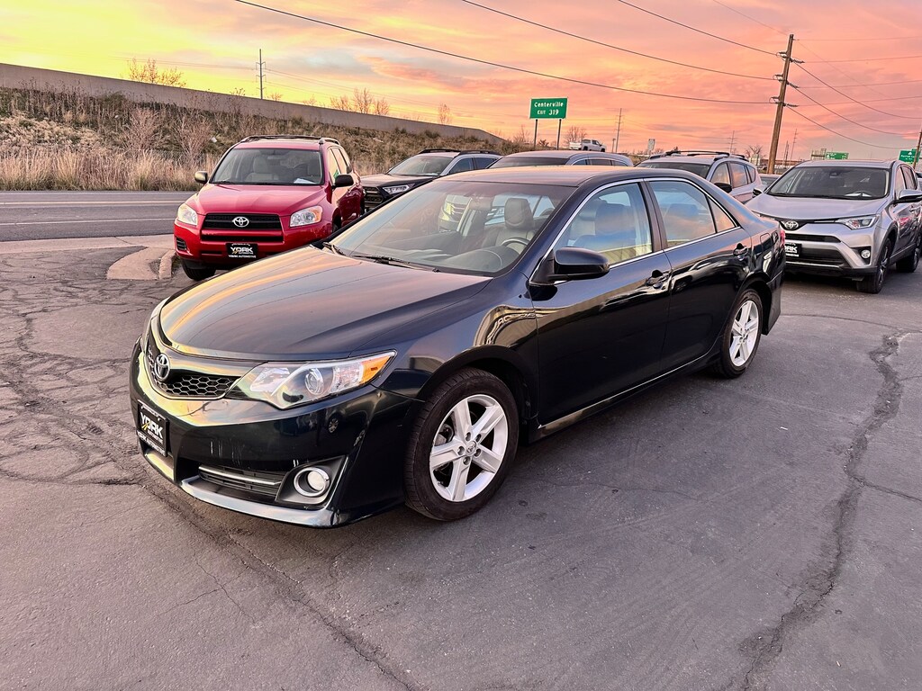 Used 2014 Toyota Camry SE (2014.5) Sedan