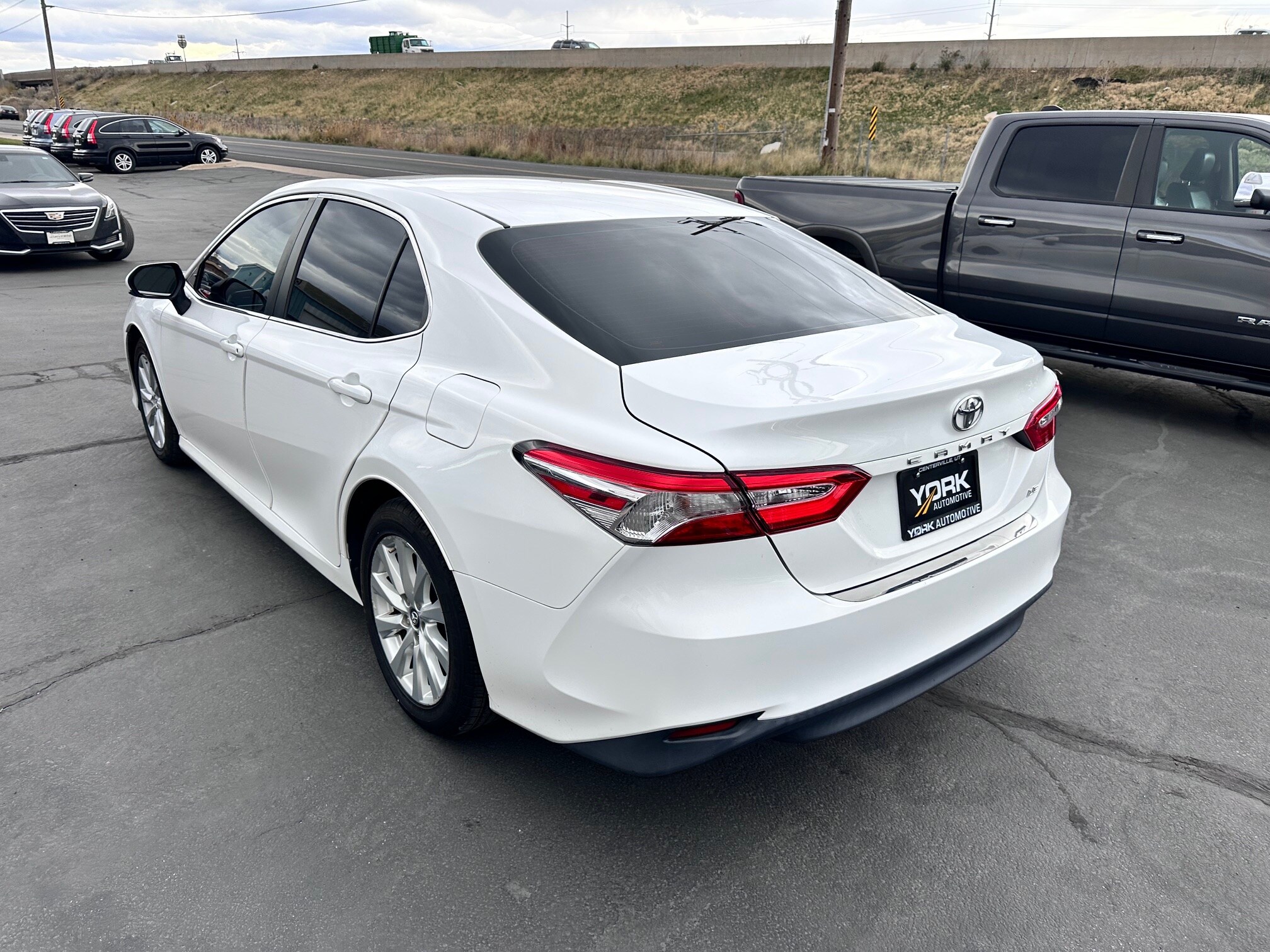 2018 Toyota Camry LE photo 4