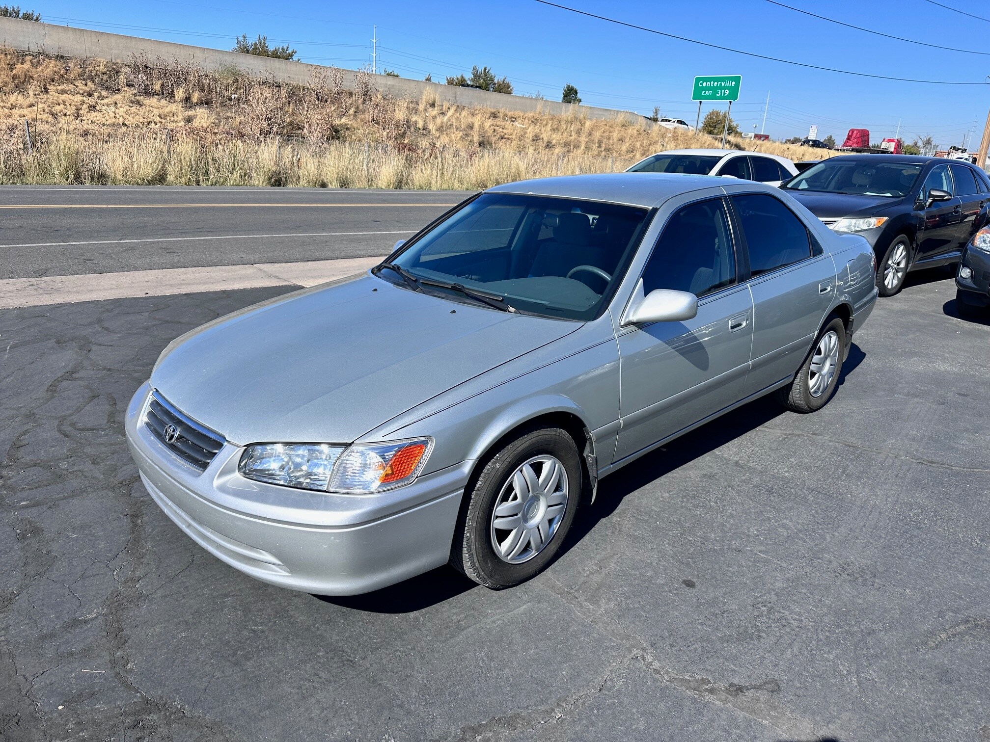 2000 Toyota Camry LE photo 2