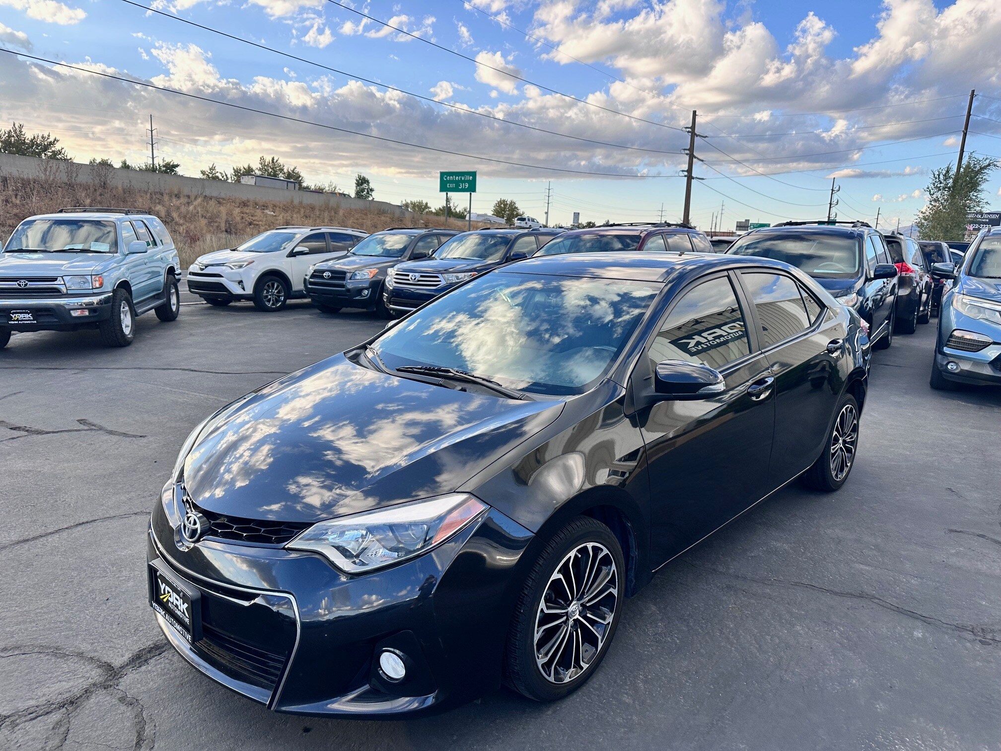 2014 Toyota Corolla Plus photo 2