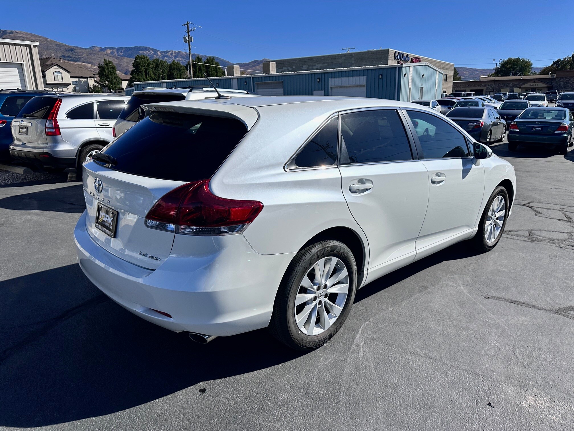 2014 Toyota Venza LE photo 3