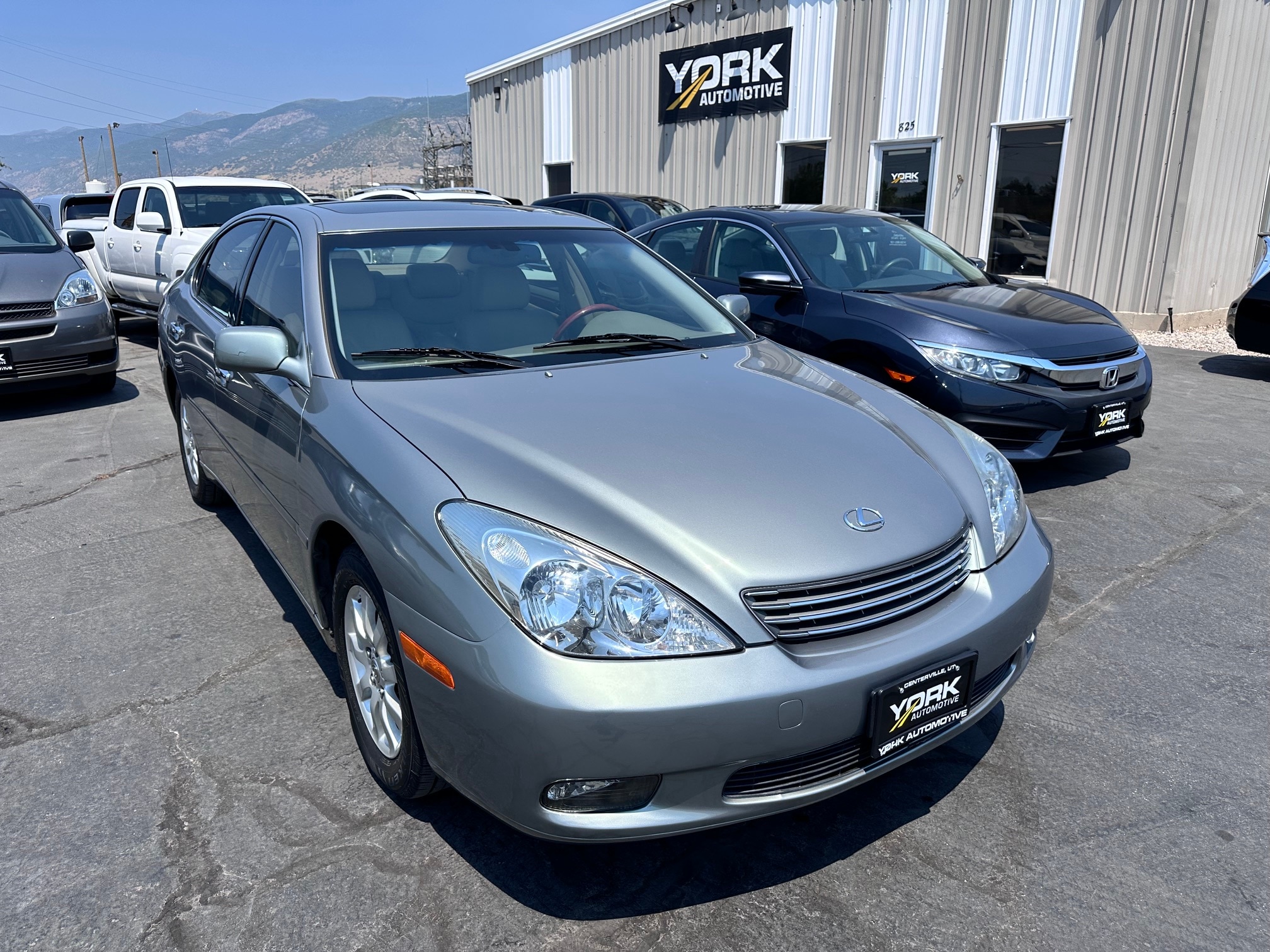 2002 Lexus ES 350 300's photo