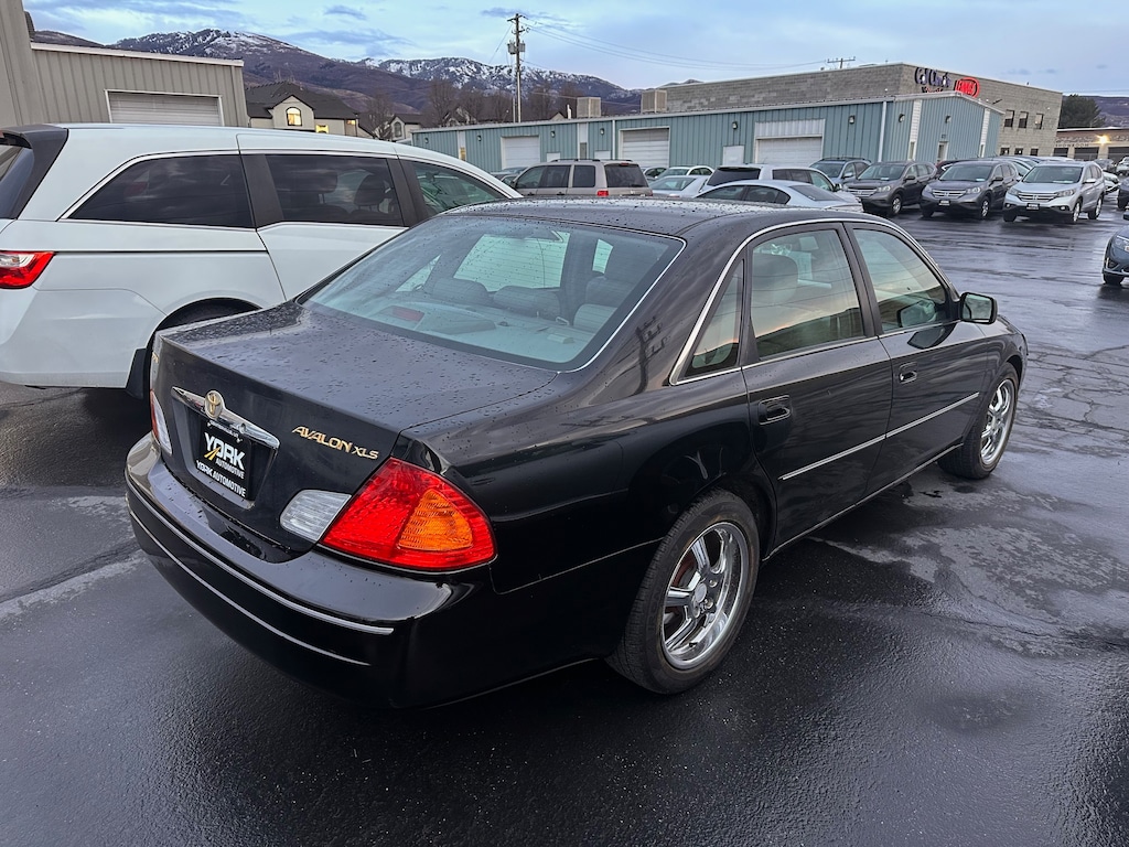 Used 2001 Toyota Avalon XLS Buckets Sedan