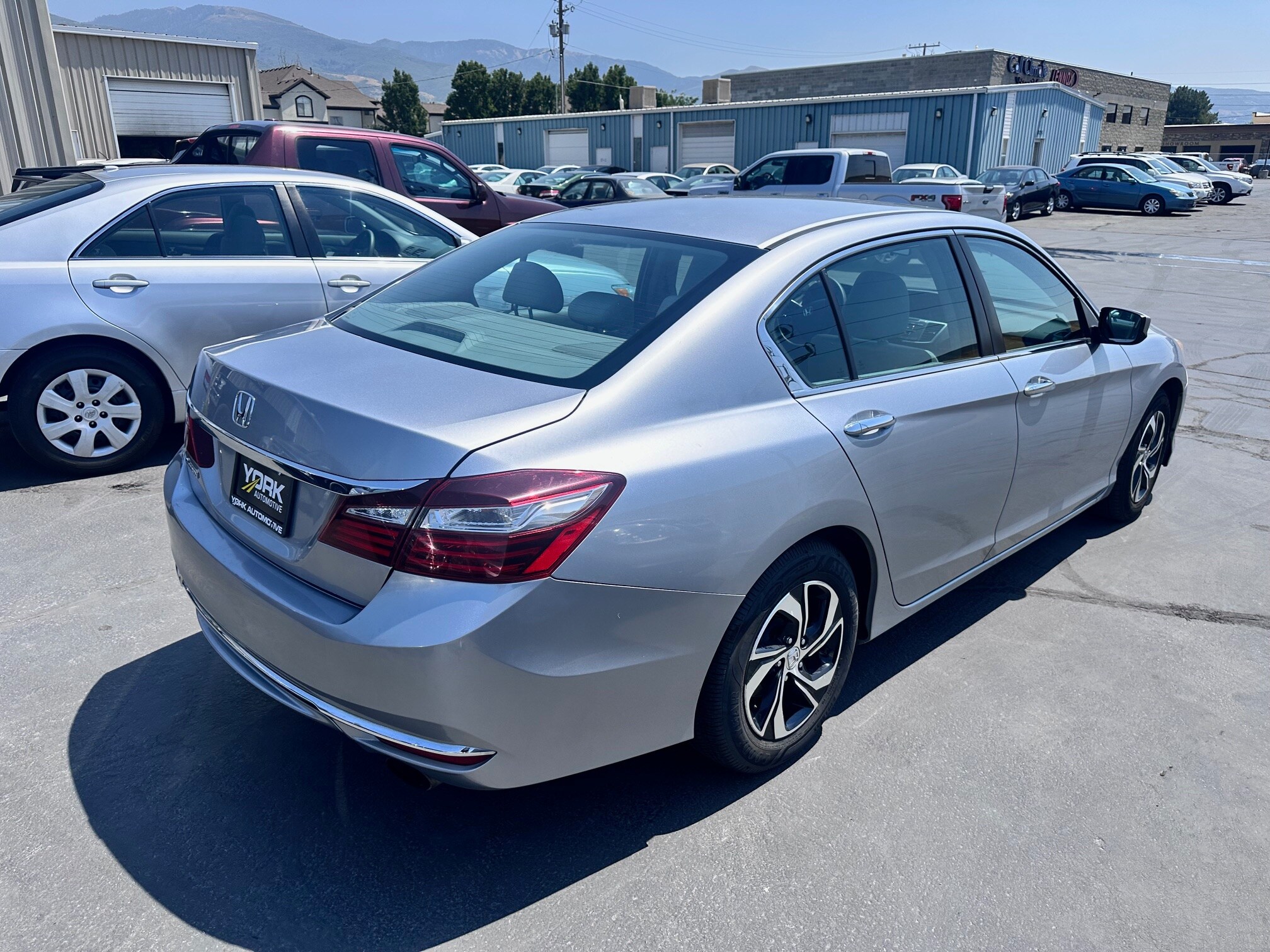 2016 Honda Accord LX photo 3