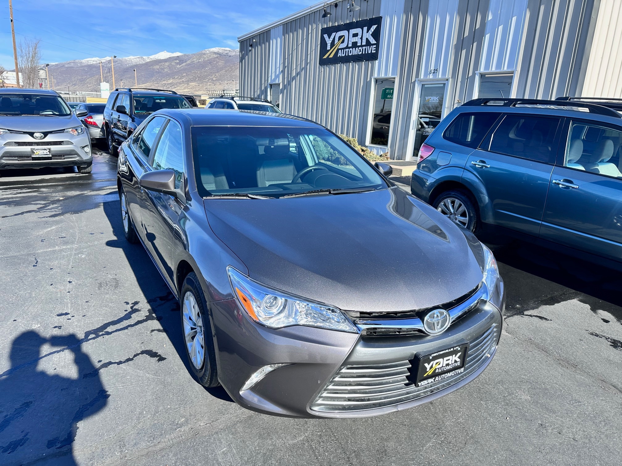 2017 Toyota Camry LE's photo