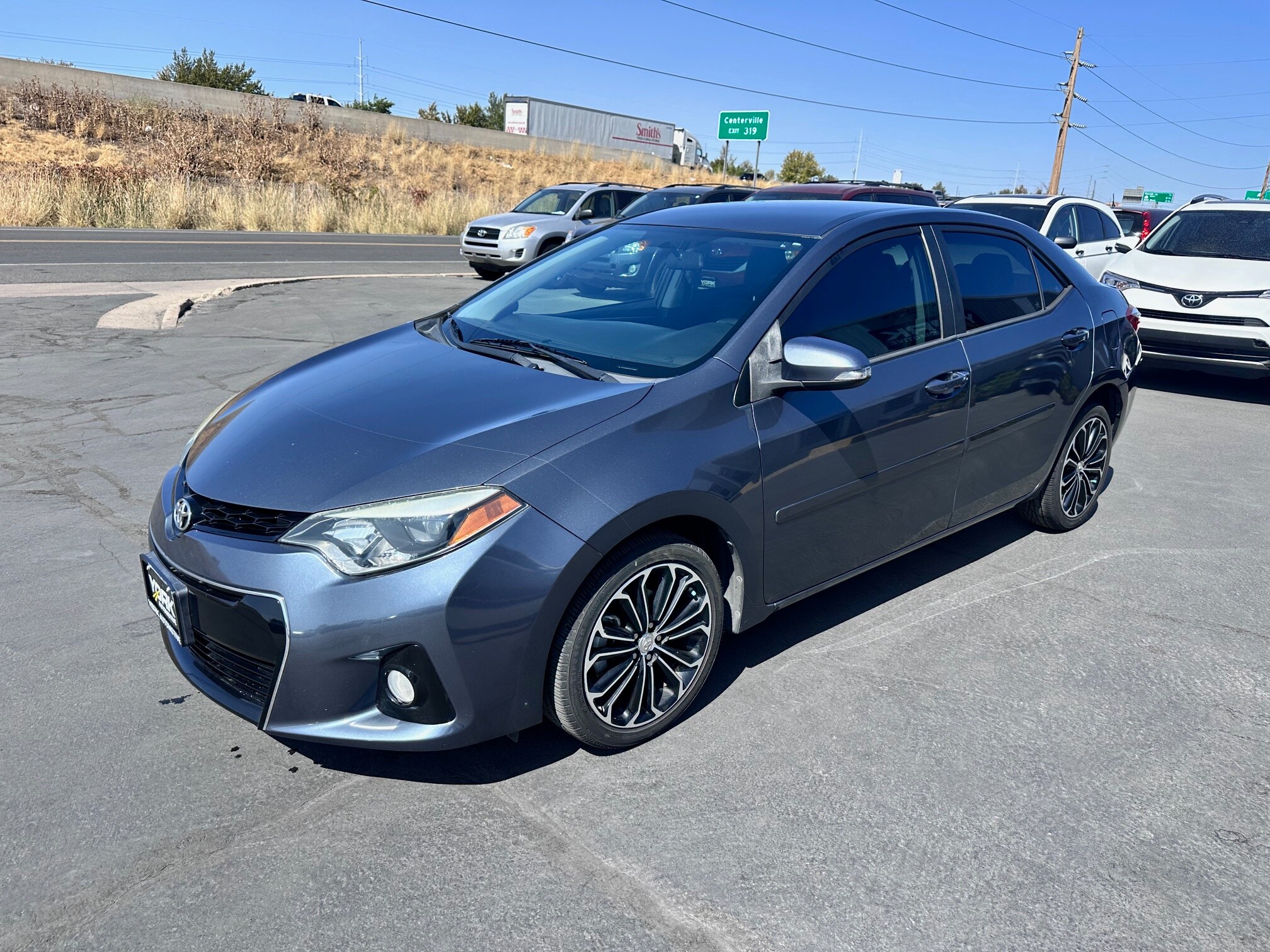 2015 Toyota Corolla Plus photo 2