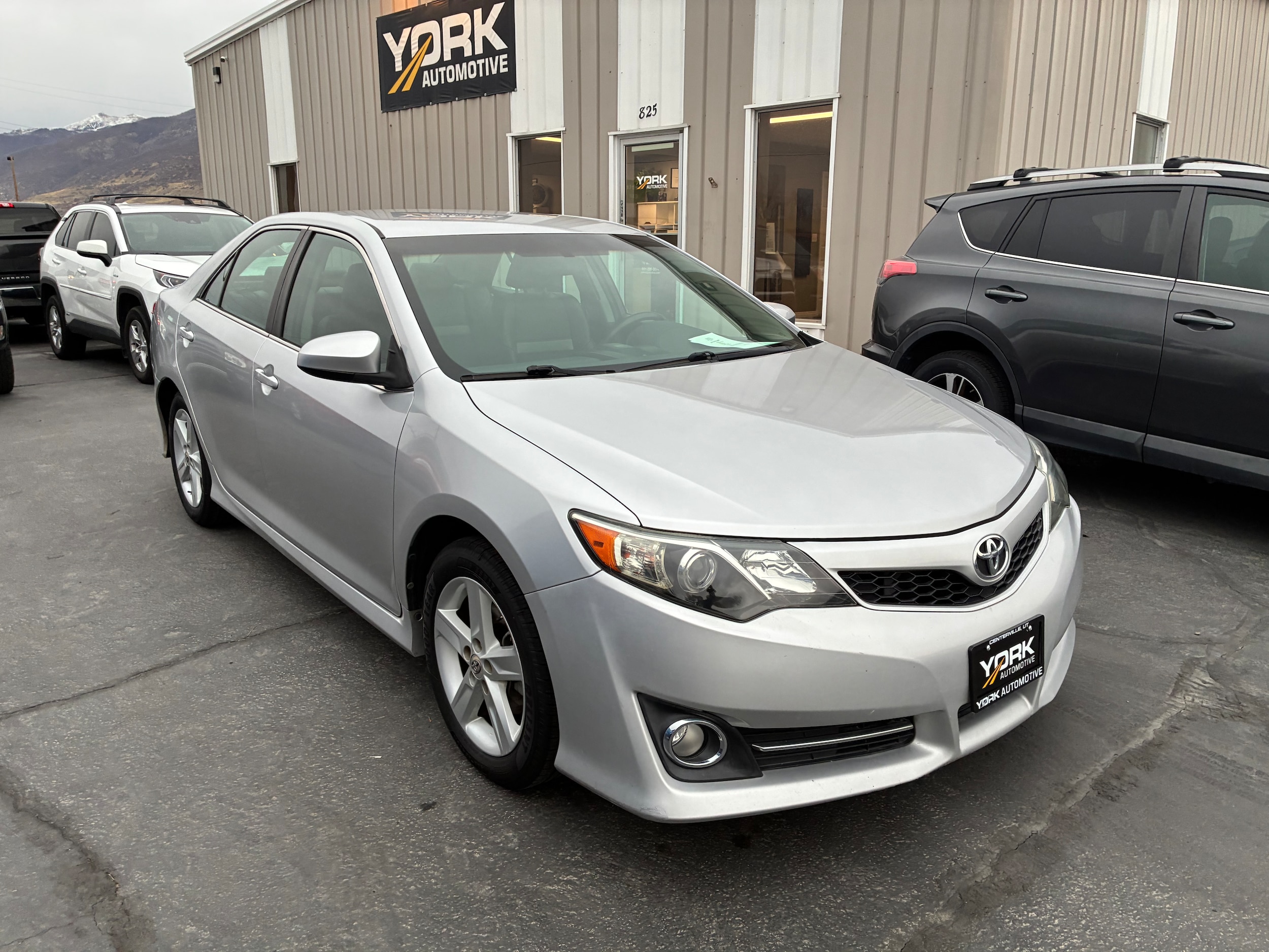 2012 Toyota Camry SE's photo