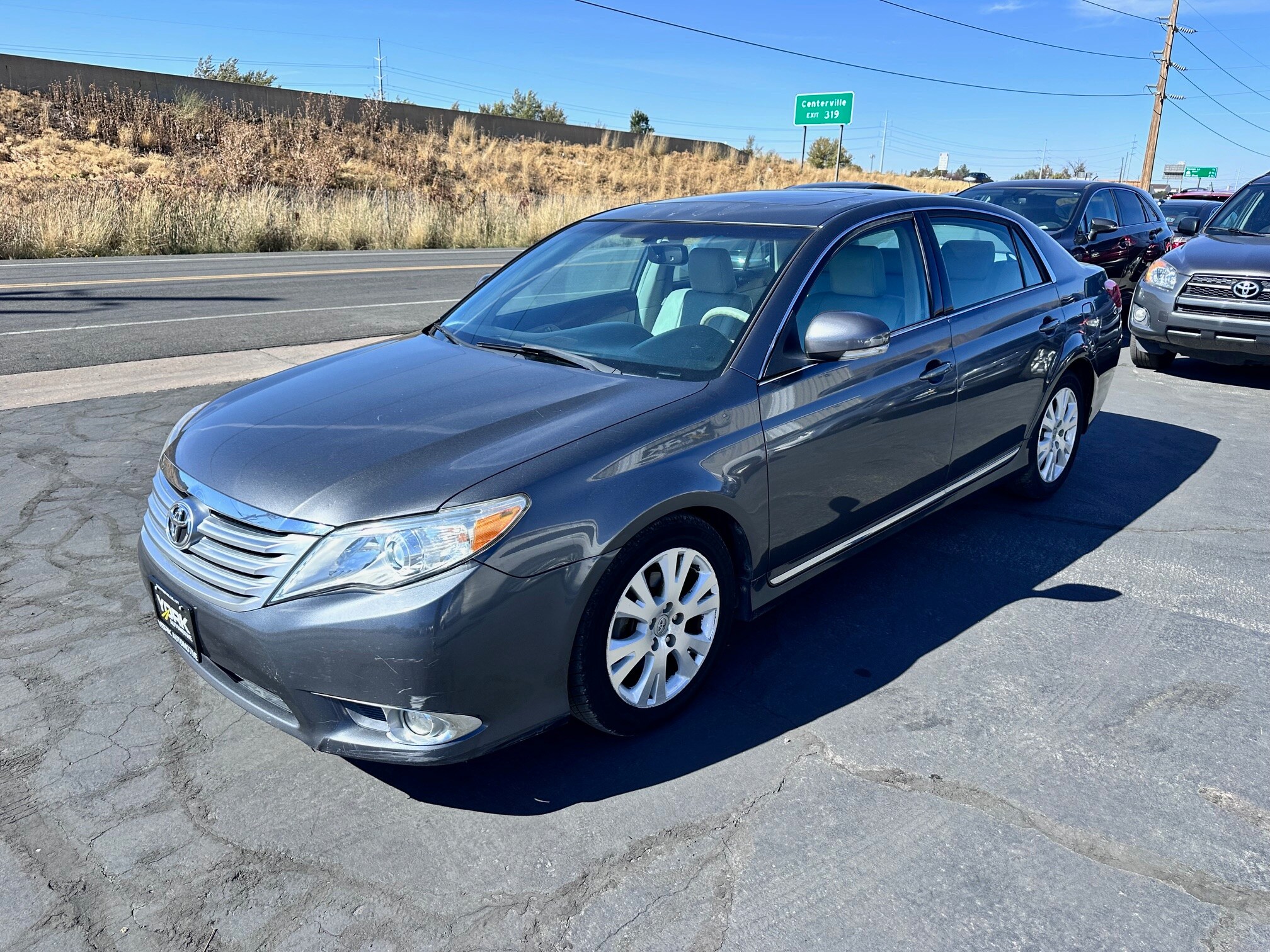2012 Toyota Avalon Base photo 2