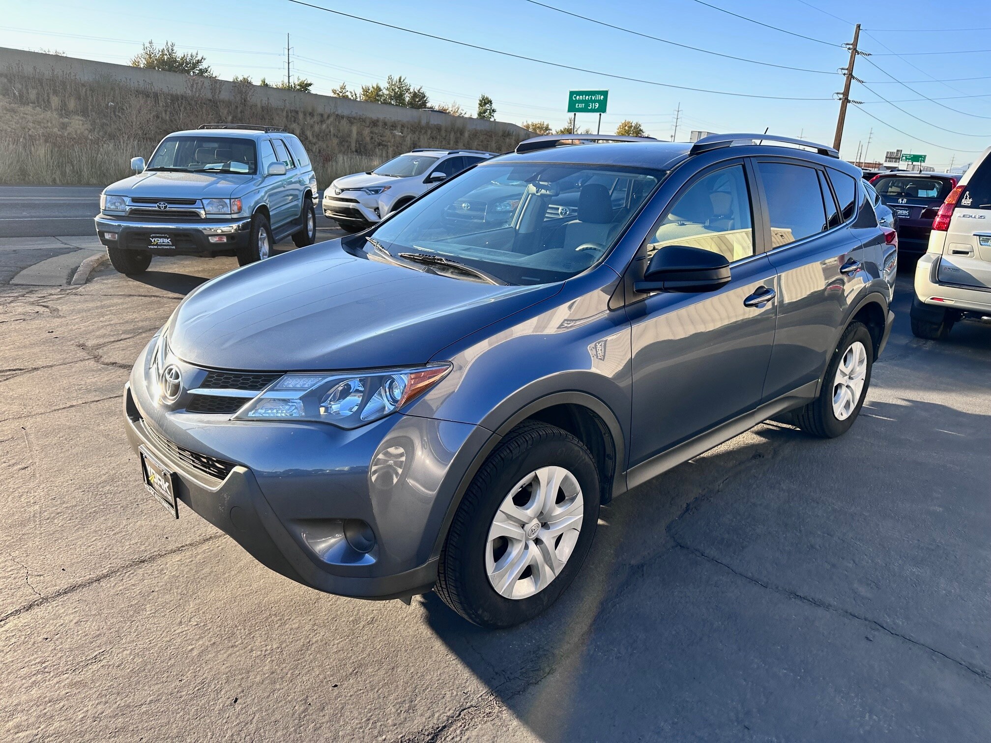 2013 Toyota RAV4 LE photo 2