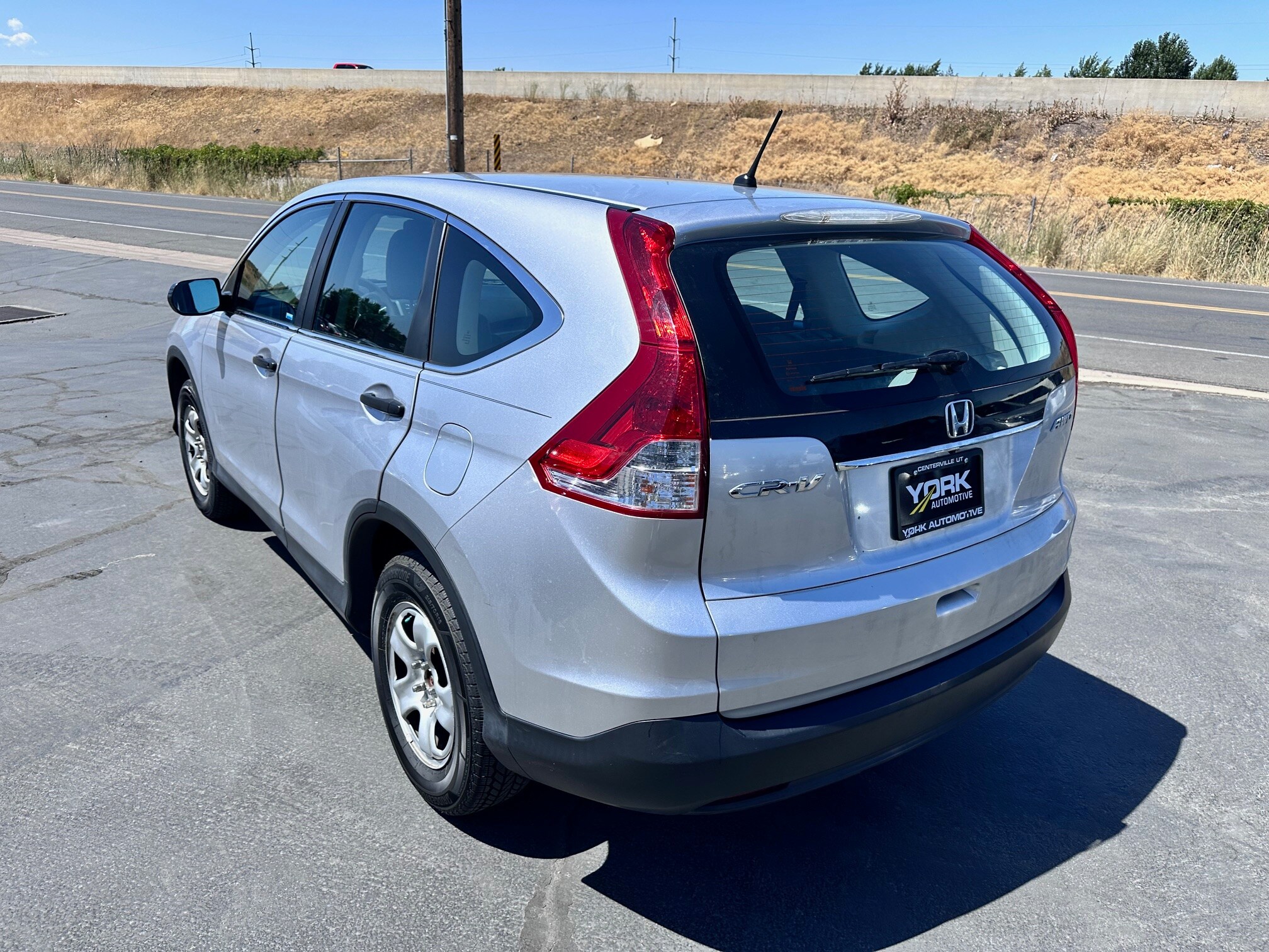 2014 Honda CR-V LX photo 4