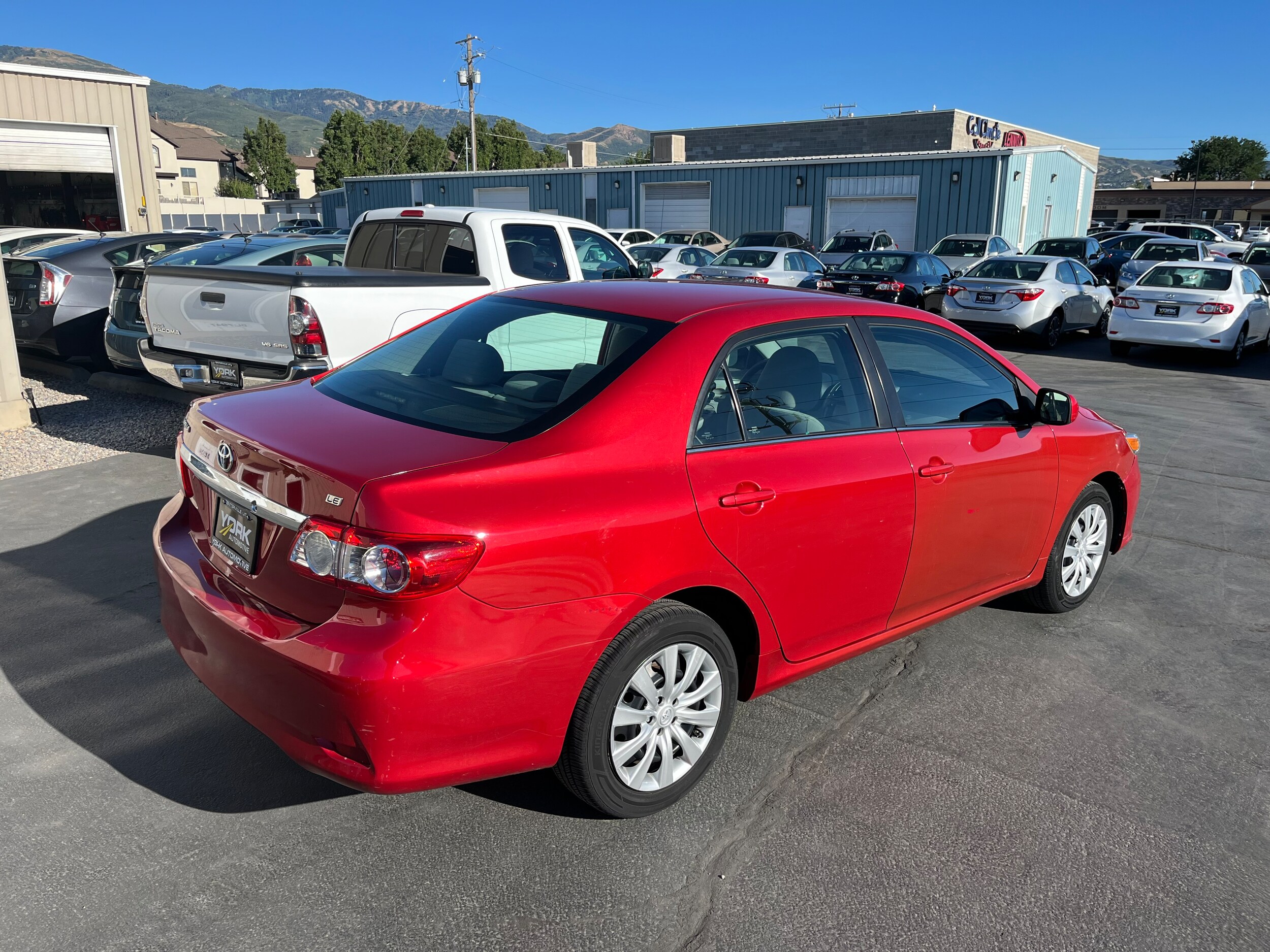 2013 Toyota Corolla LE photo 2