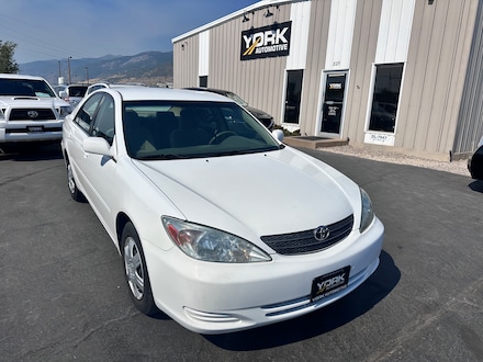 2004 Toyota Camry LE Sedan