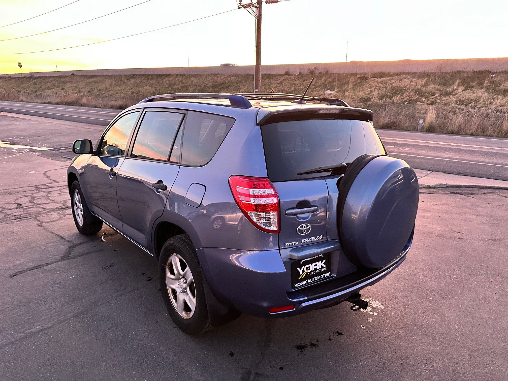 2009 Toyota RAV4 Base photo 2