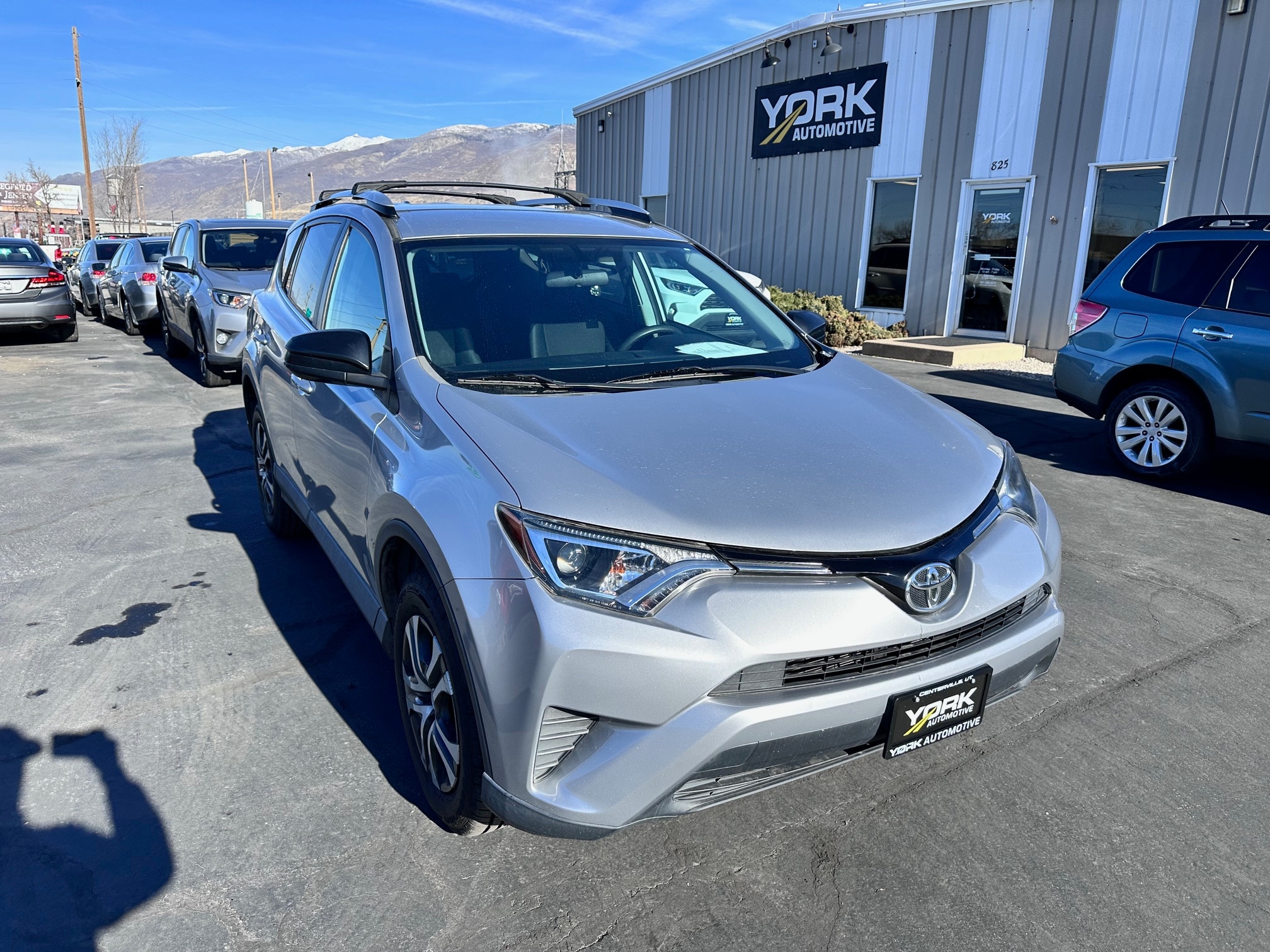 2016 Toyota RAV4 LE's photo