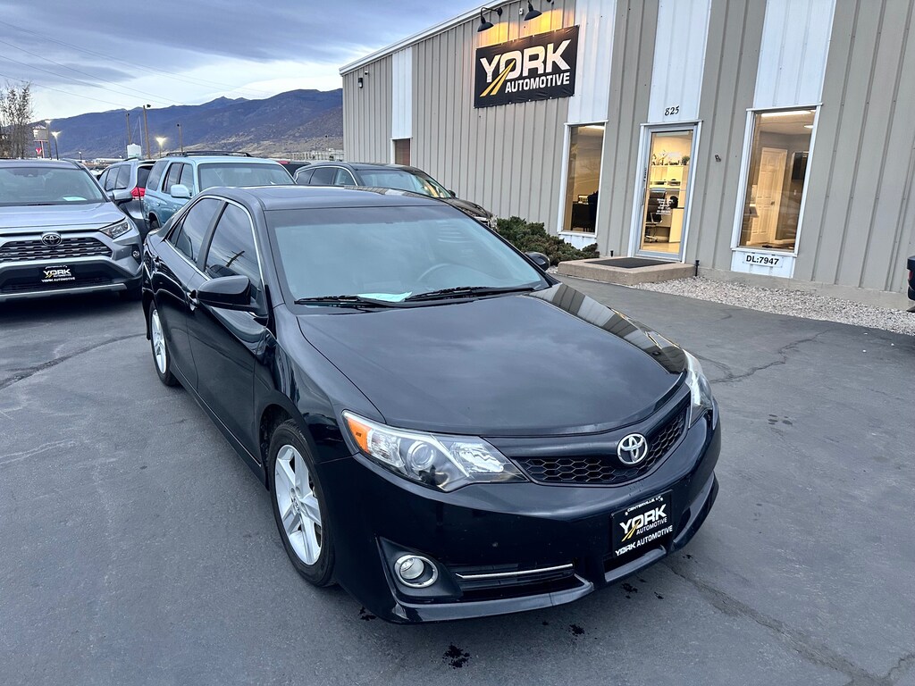 Used 2012 Toyota Camry SE Sedan