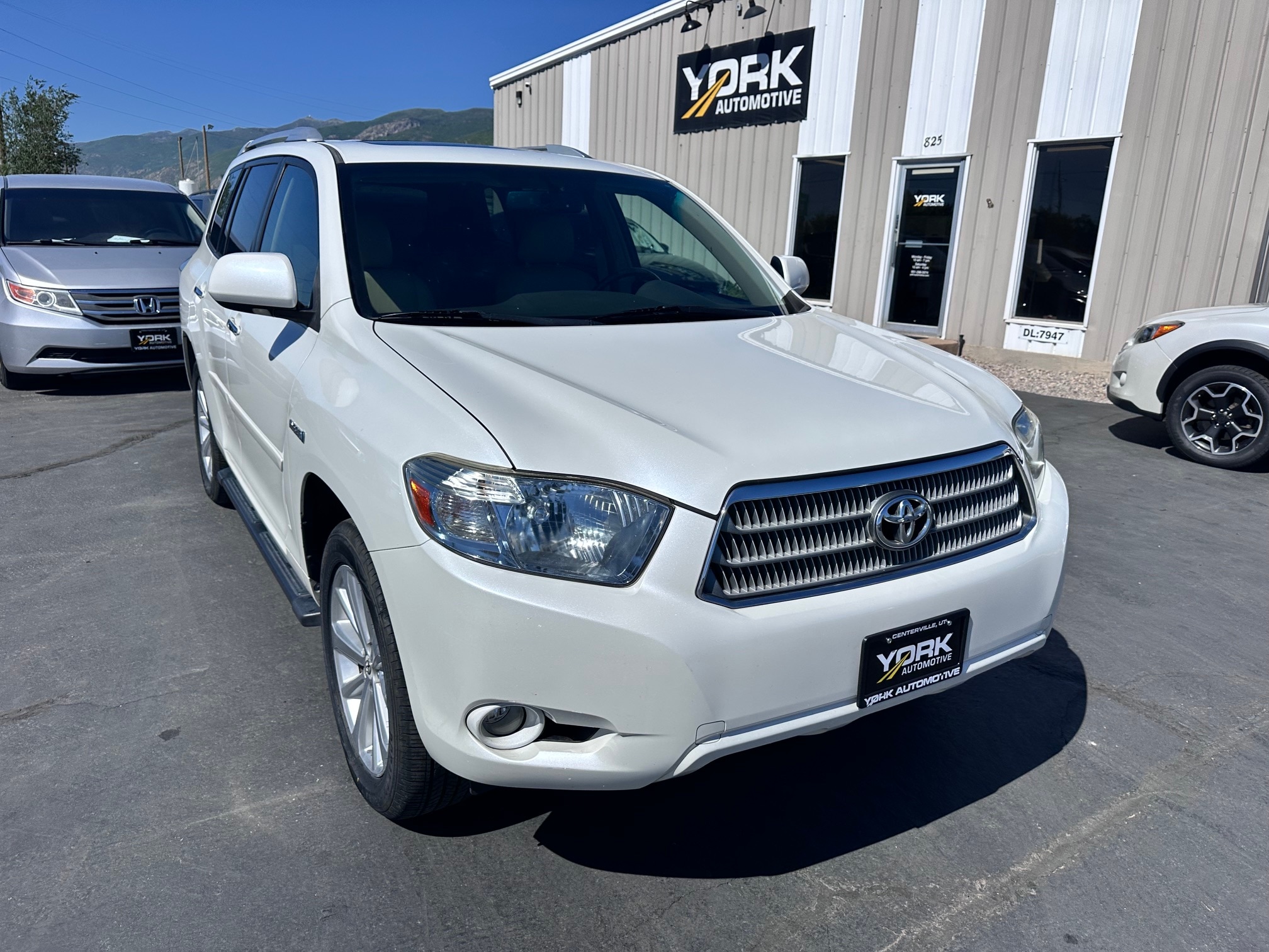 2009 Toyota Highlander Limited Hybrid w/3rd Row Seat 4x4's photo