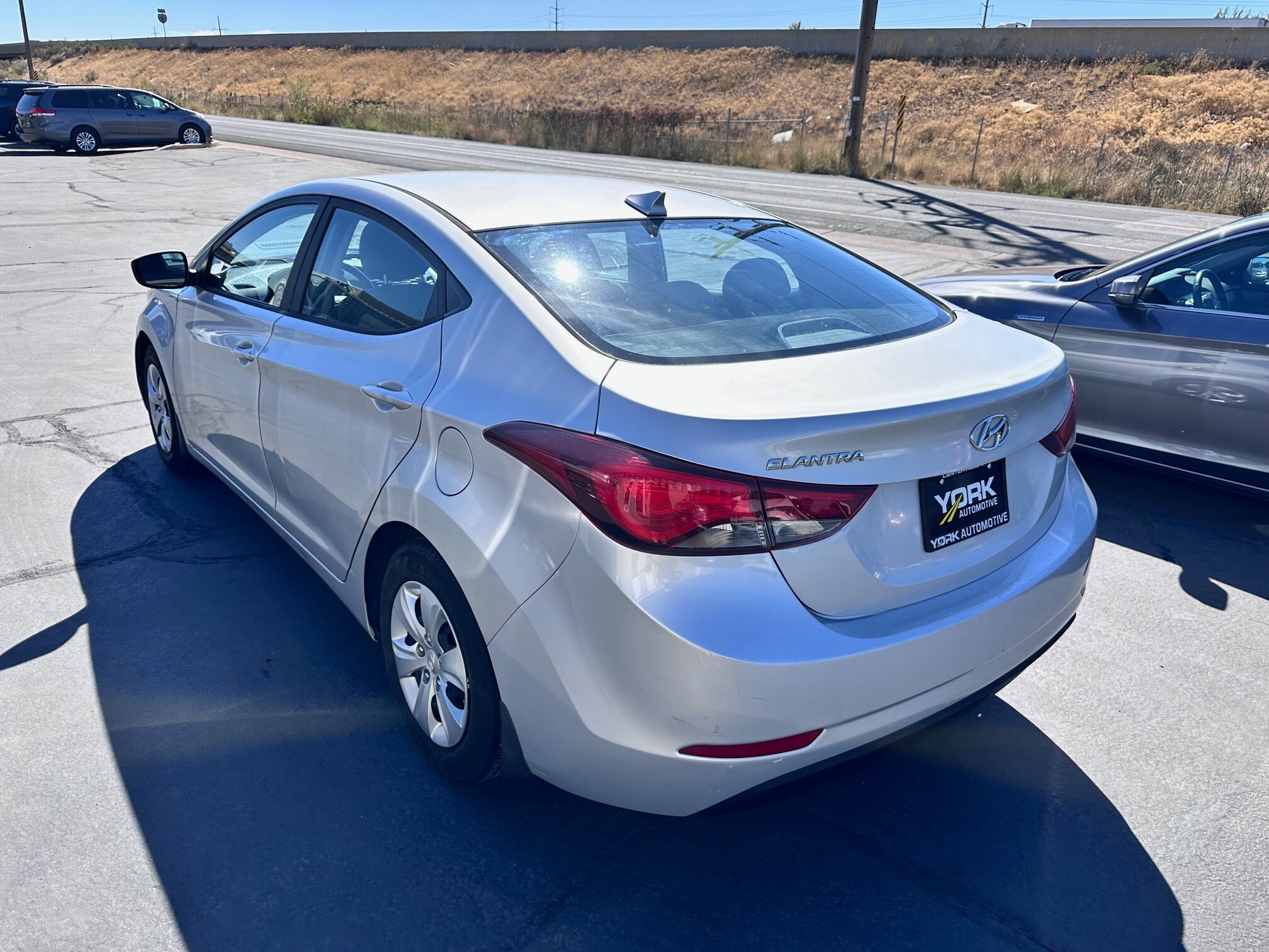 2016 Hyundai Elantra SE photo 4