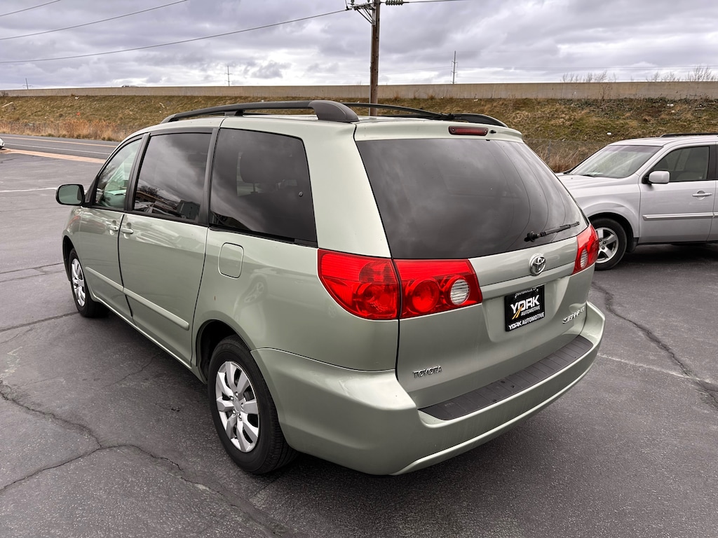 Used 2006 Toyota Sienna LE Van