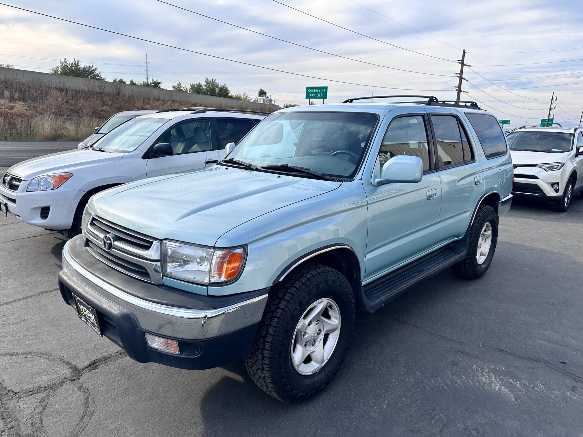 2001 Toyota 4Runner SR5 V6 photo 2