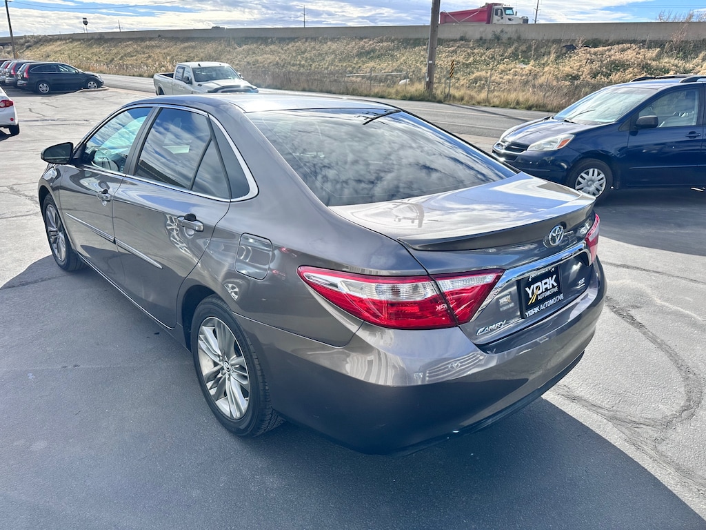 Used 2015 Toyota Camry SE Sedan