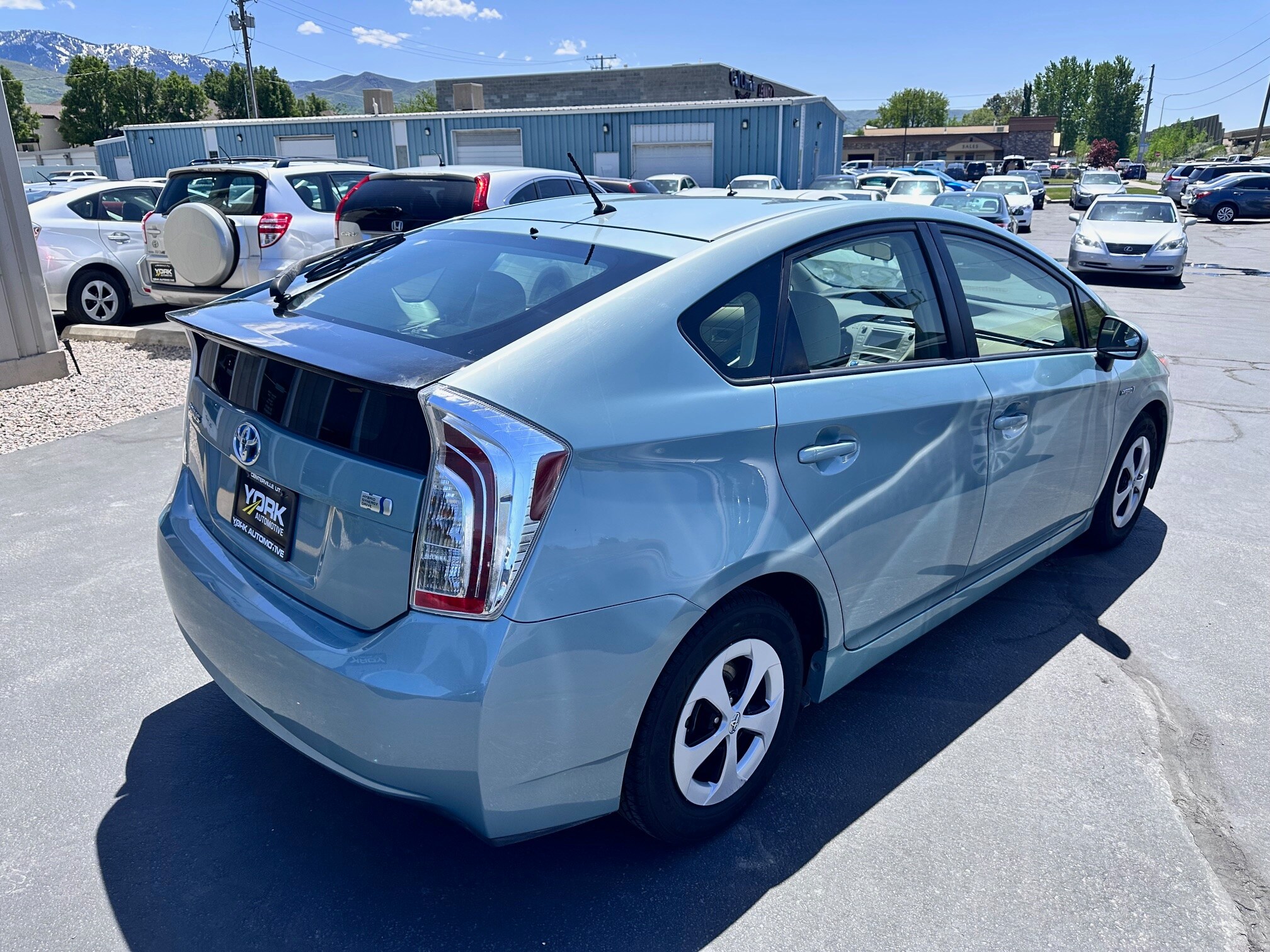 2015 Toyota Prius Two photo 3