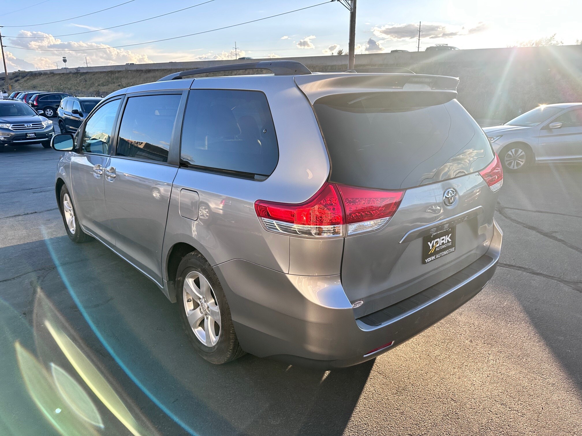 2013 Toyota Sienna LE photo 4