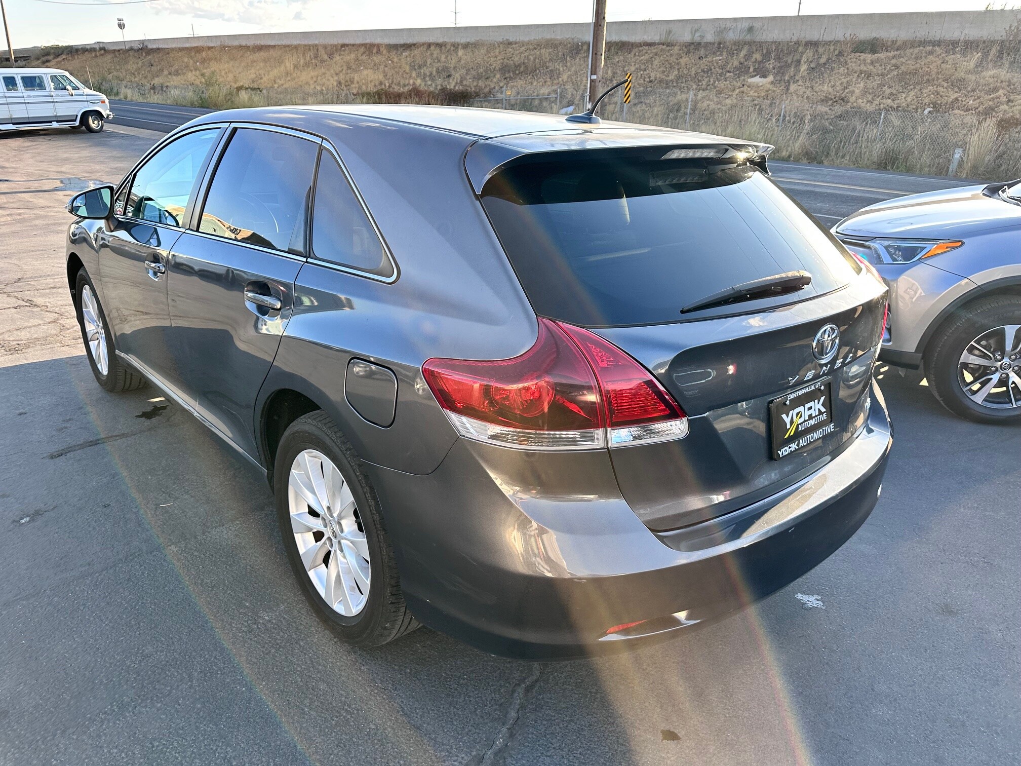 2013 Toyota Venza LE photo 4