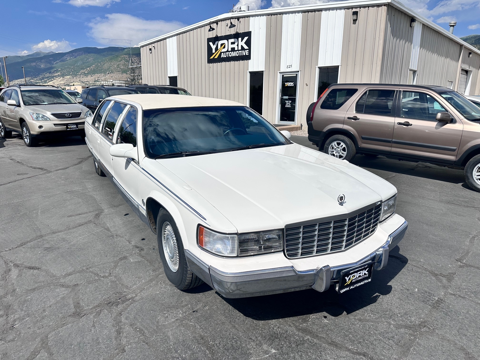 1996 Cadillac Fleetwood Base