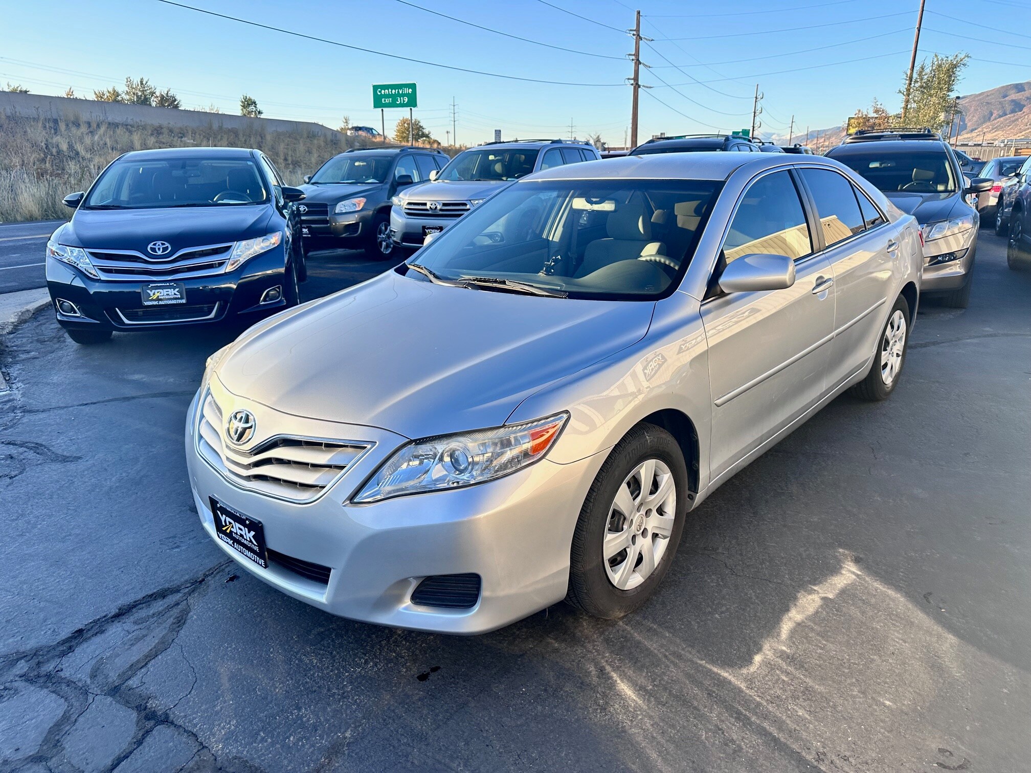 2011 Toyota Camry LE photo 2