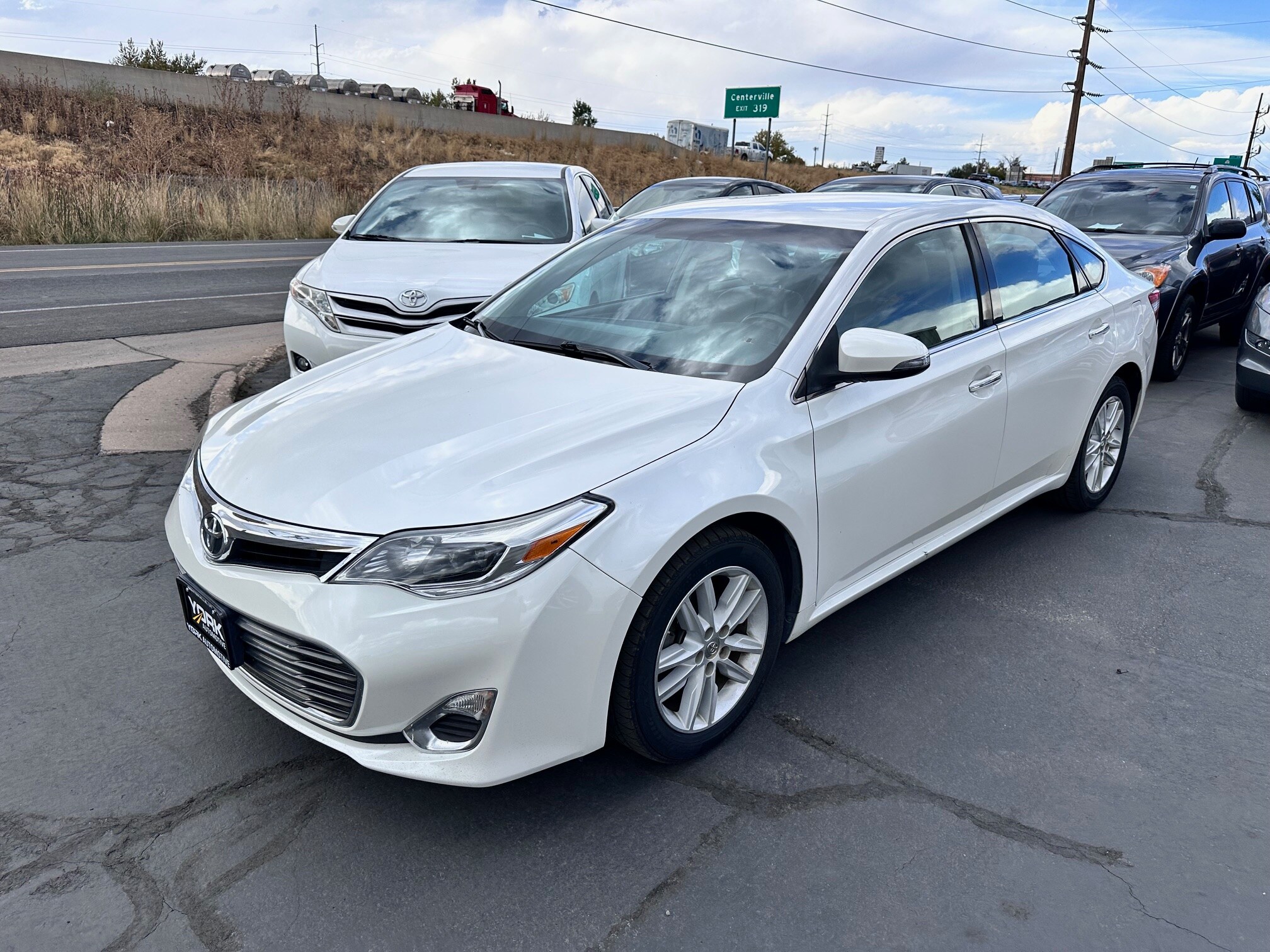 2013 Toyota Avalon XLE photo 2