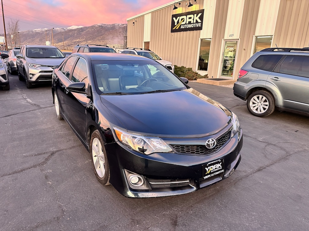 Used 2014 Toyota Camry SE (2014.5) Sedan