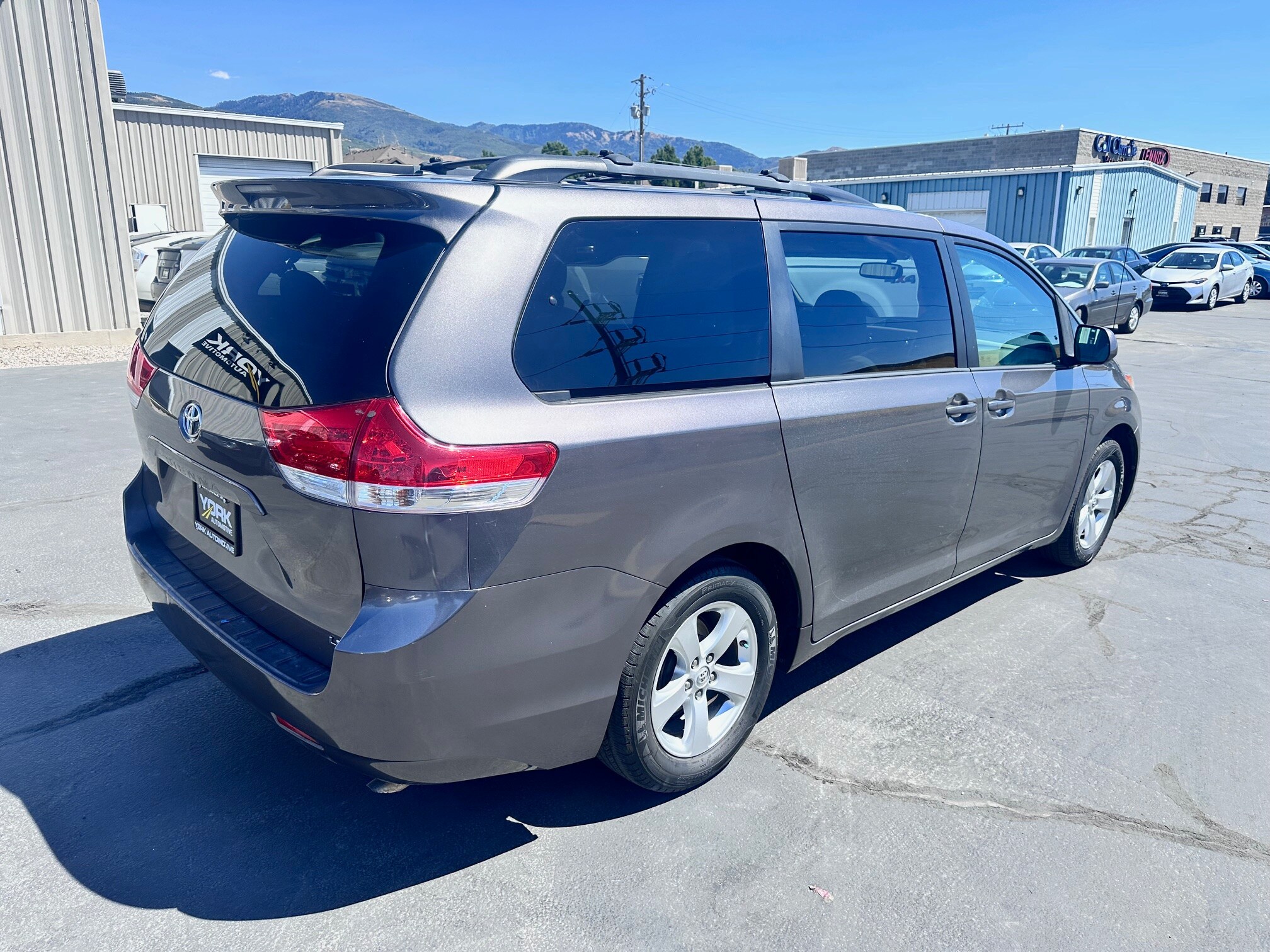 2013 Toyota Sienna LE photo 3