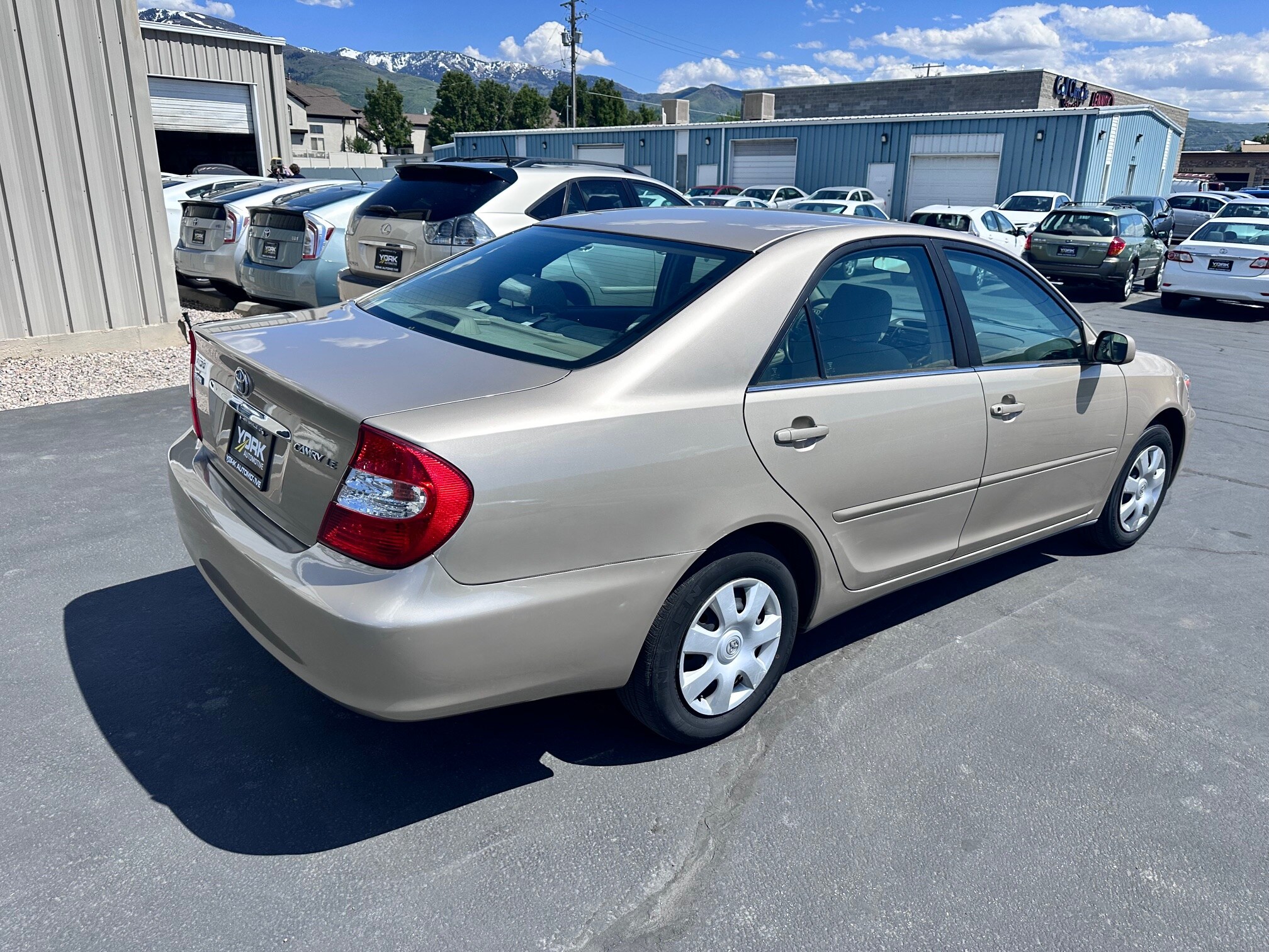 2003 Toyota Camry LE photo 3