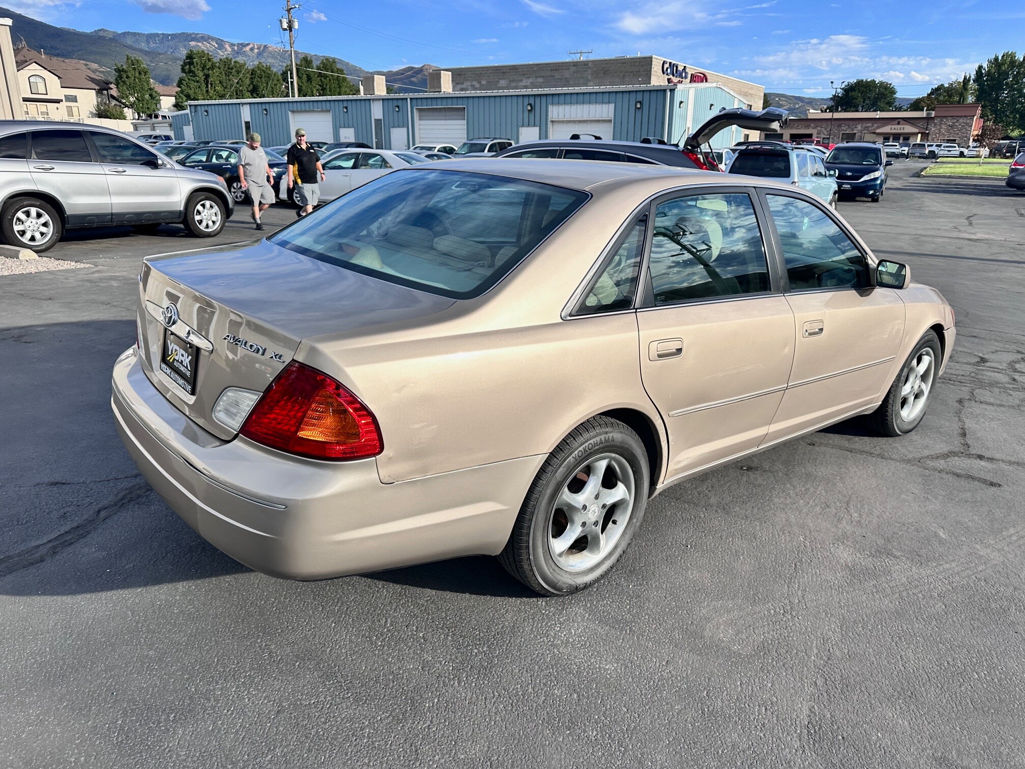 2002 Toyota Avalon XL photo 2