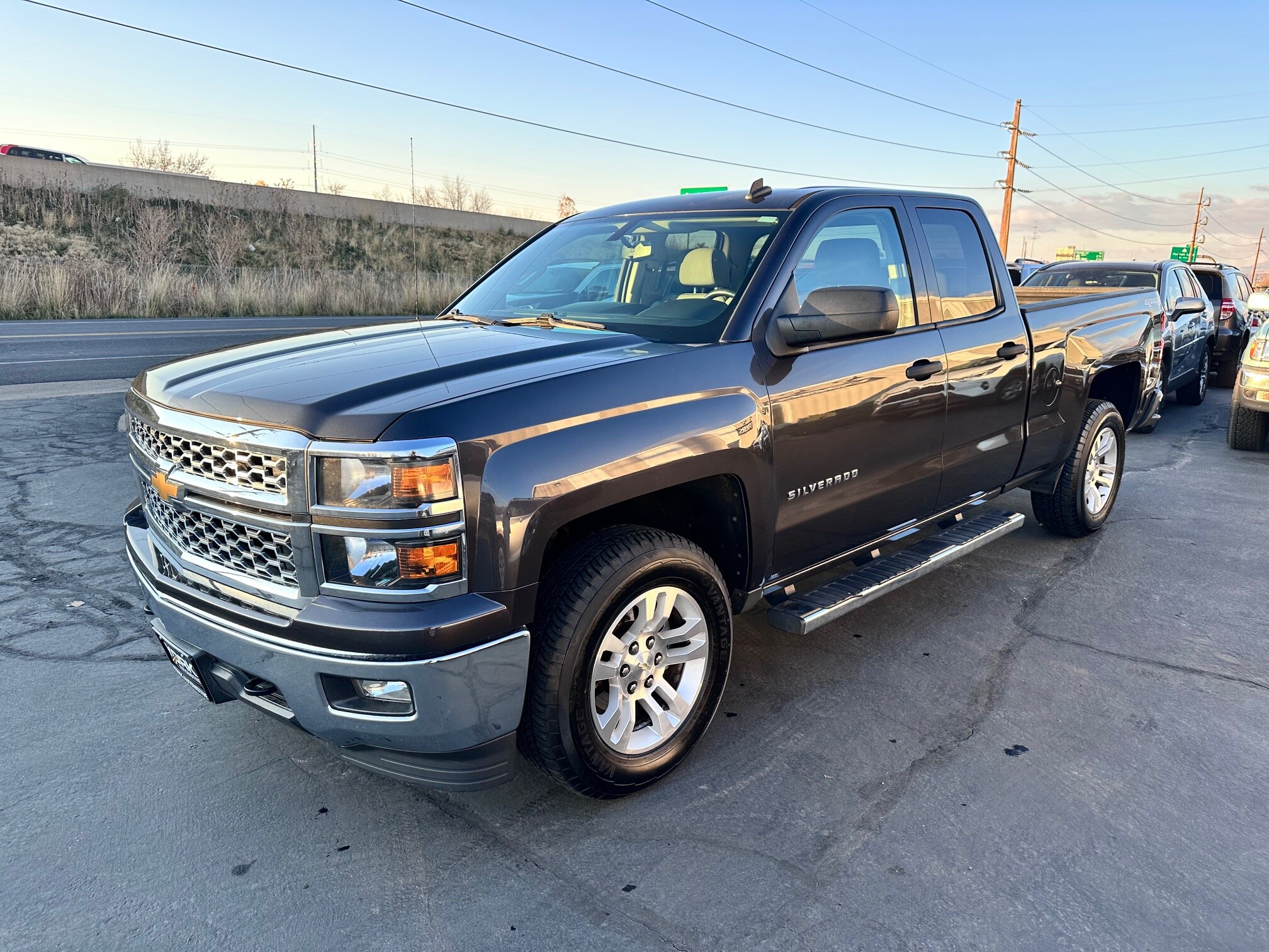 2014 Chevrolet Silverado 1500 LT photo 2