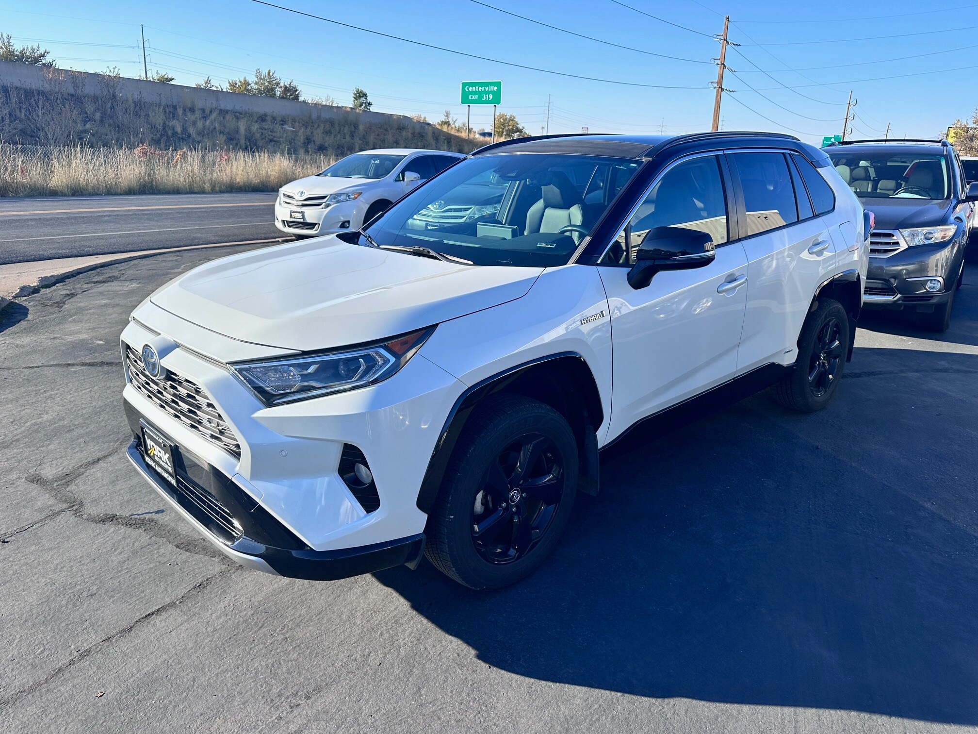 2019 Toyota RAV4 Hybrid XSE photo 2
