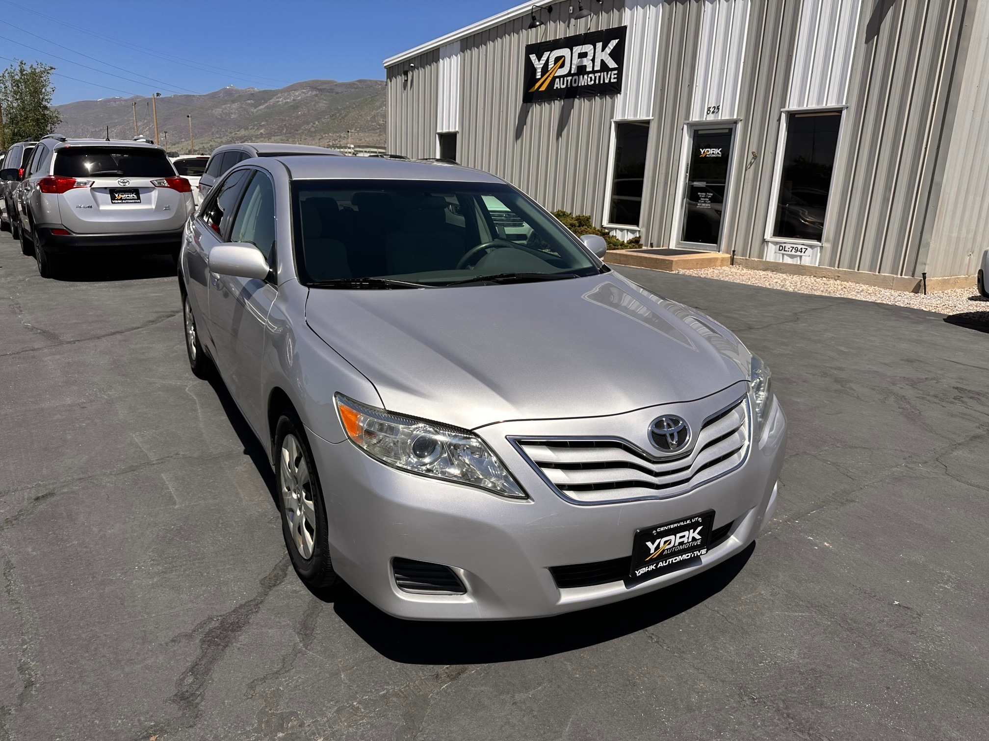 2011 Toyota Camry 2.5 Auto LE's photo