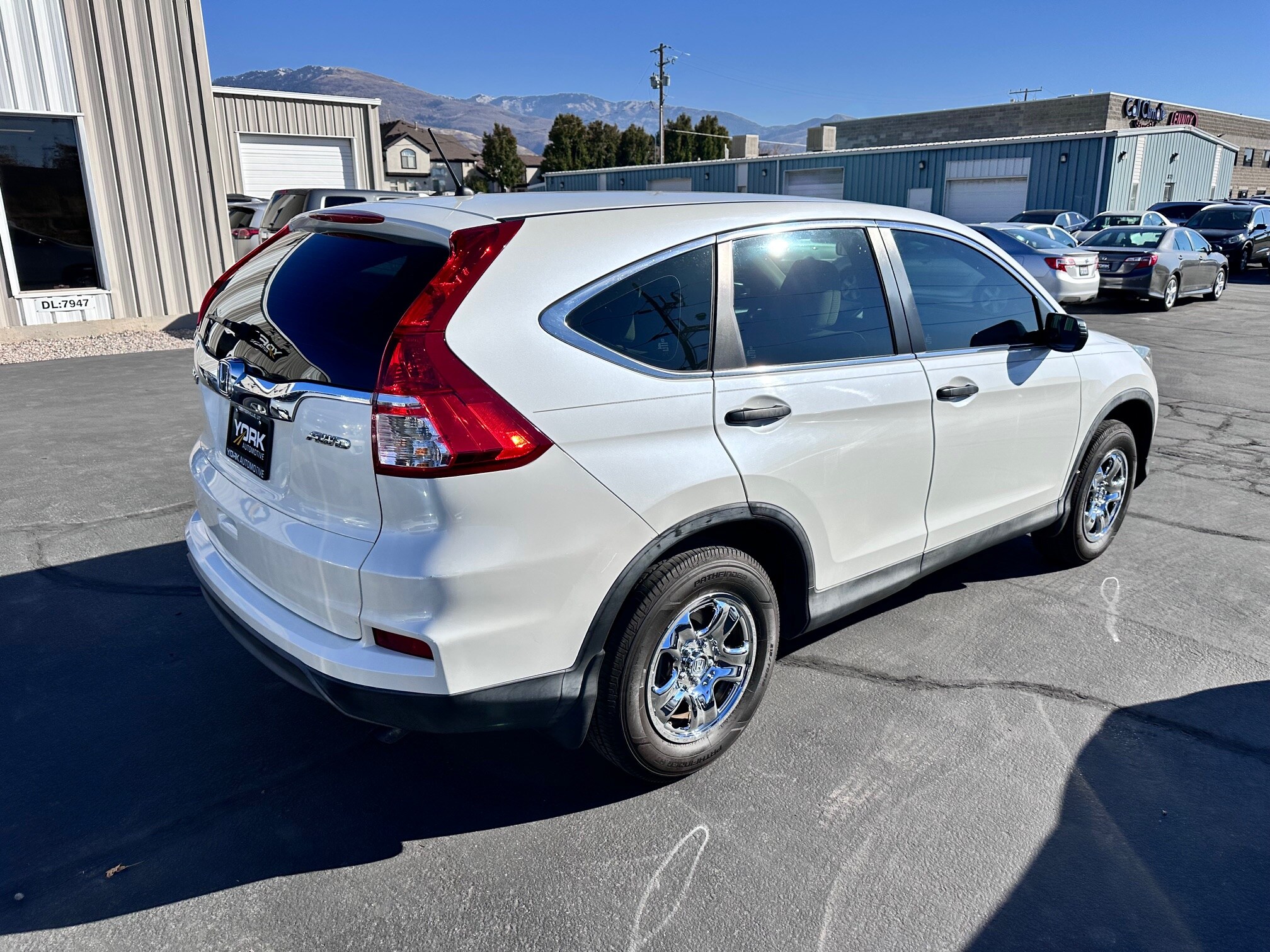 2016 Honda CR-V LX photo 2