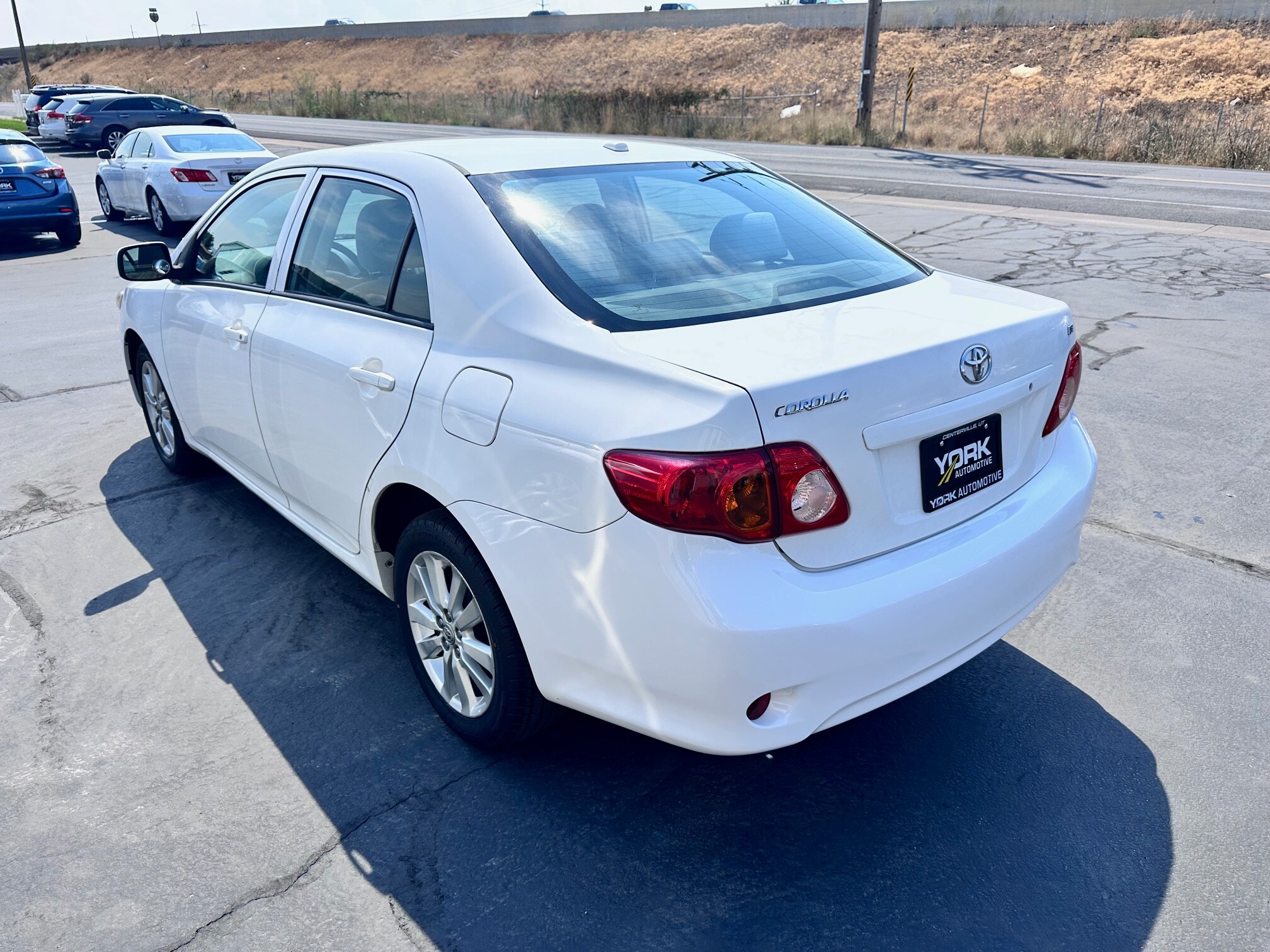 2010 Toyota Corolla LE photo 3