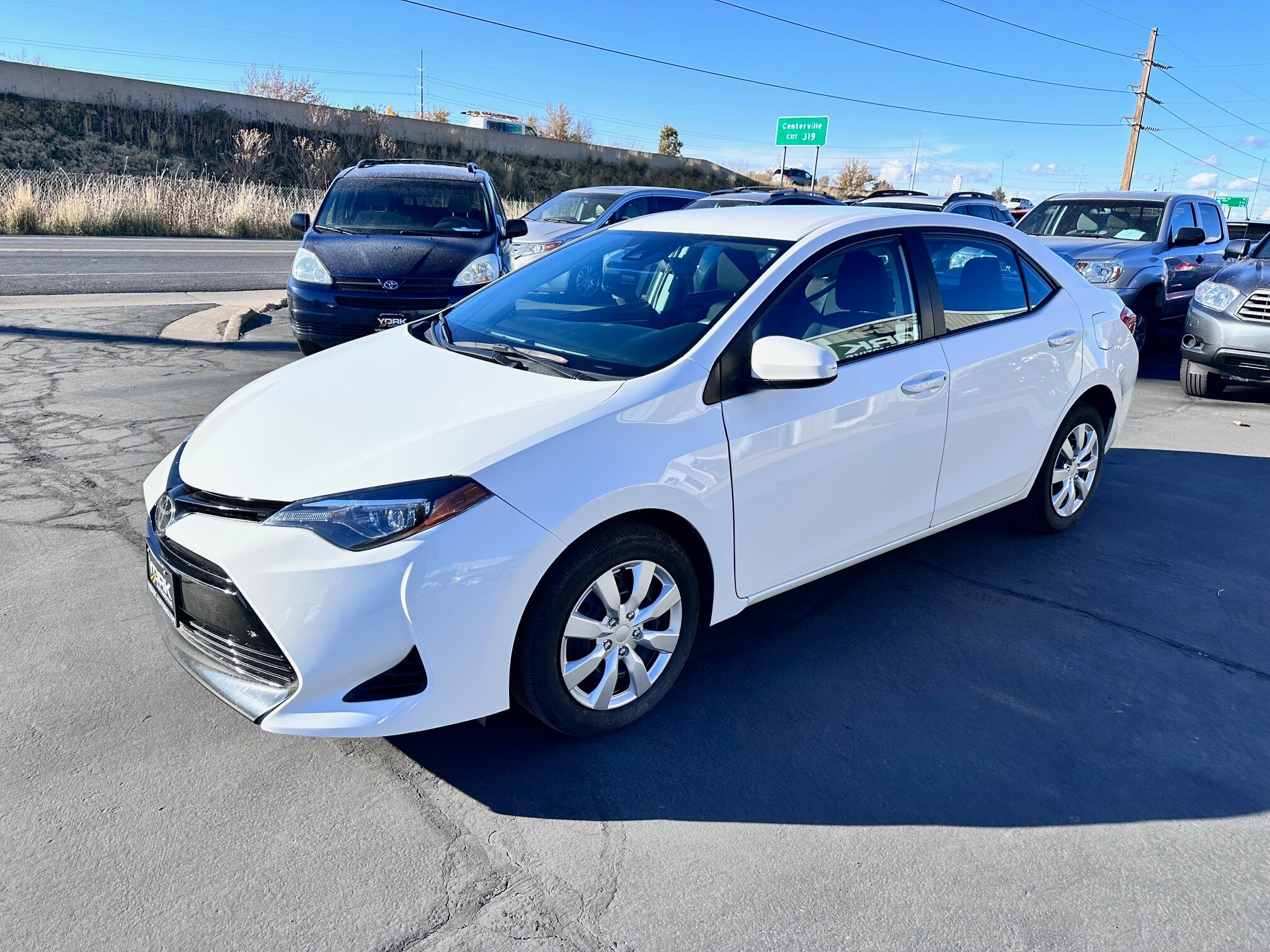 2017 Toyota Corolla LE photo 2