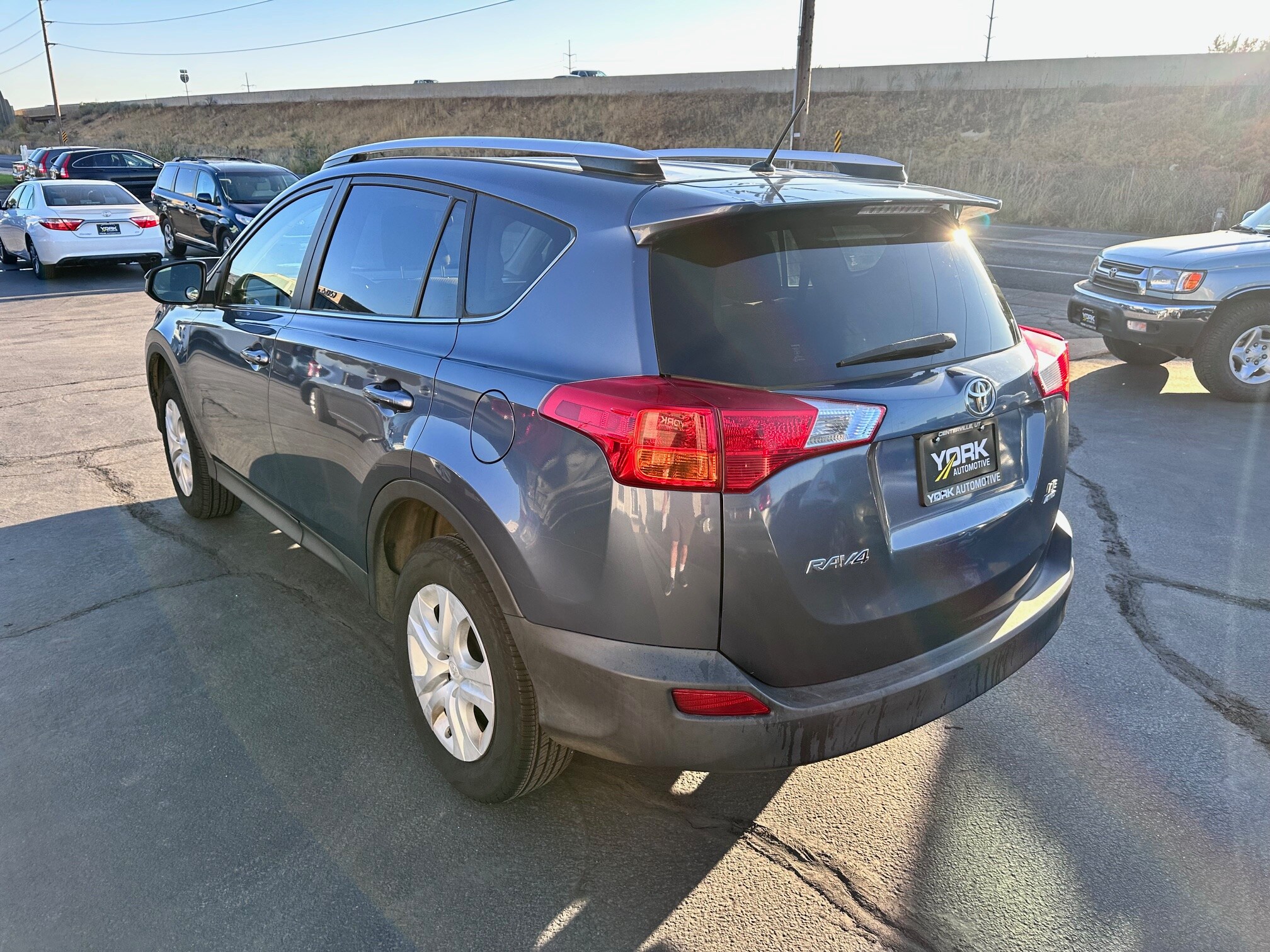 2013 Toyota RAV4 LE photo 4
