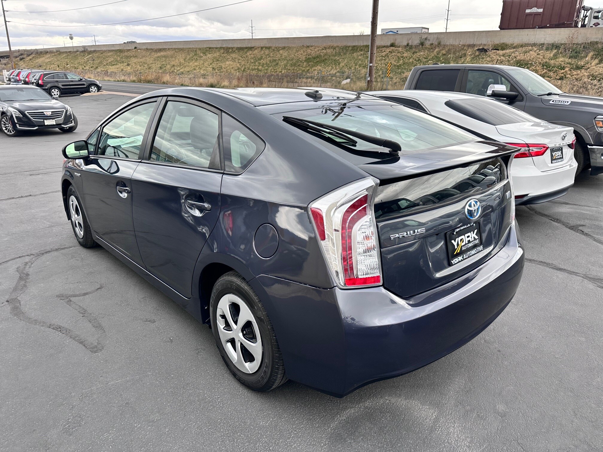 2014 Toyota Prius Four photo 4