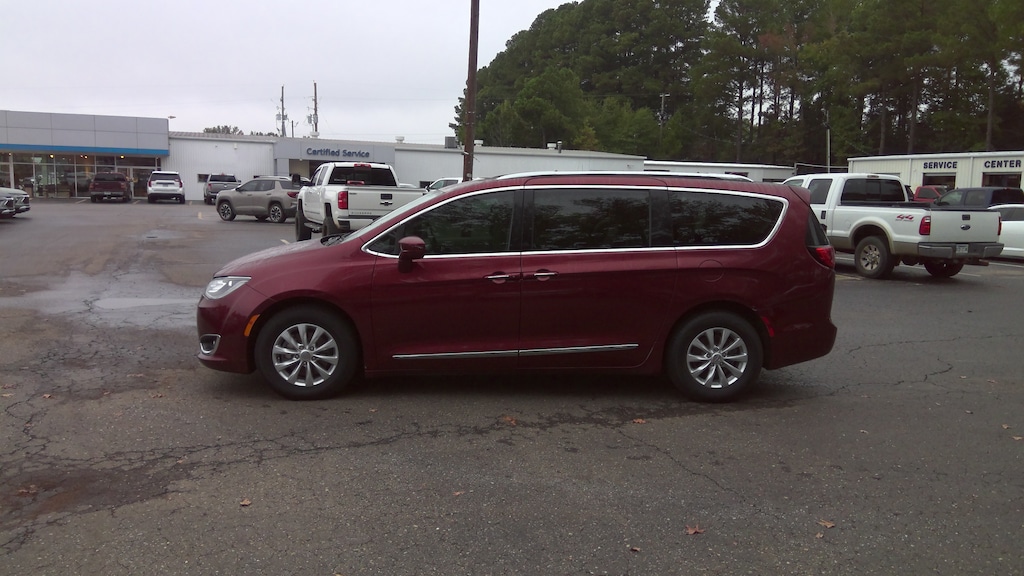 Used 2018 Chrysler Pacifica Touring L Plus