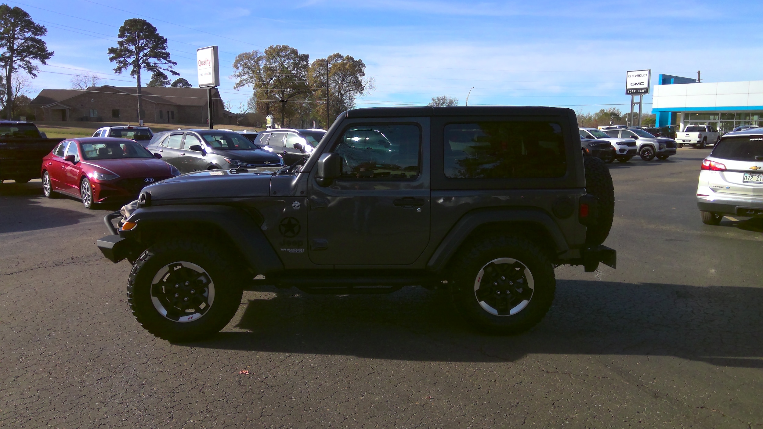 2021 Jeep Wrangler Sport S's photo