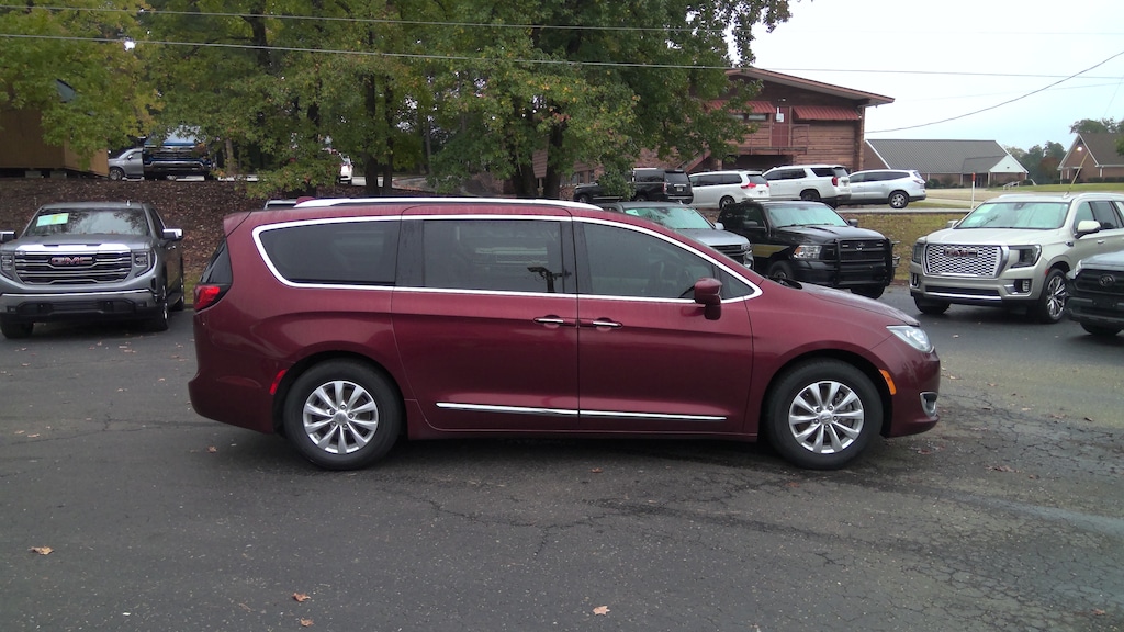 Used 2018 Chrysler Pacifica Touring L Plus