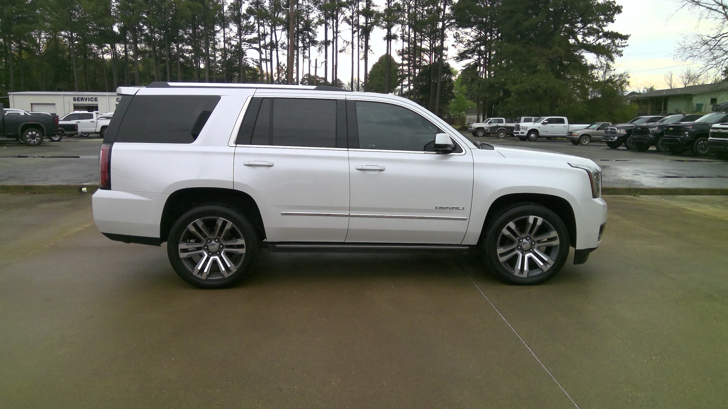 Used 2020 GMC Yukon Denali with VIN 1GKS1CKJ1LR225786 for sale in Nashville, AR