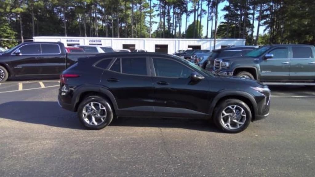 Used 2024 Chevrolet Trax LT SUV